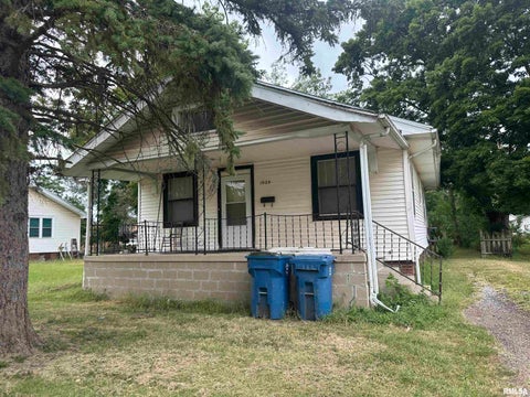 Homes For Sale - 1909 E Cedar Street<br/> Springfield, IL 62703