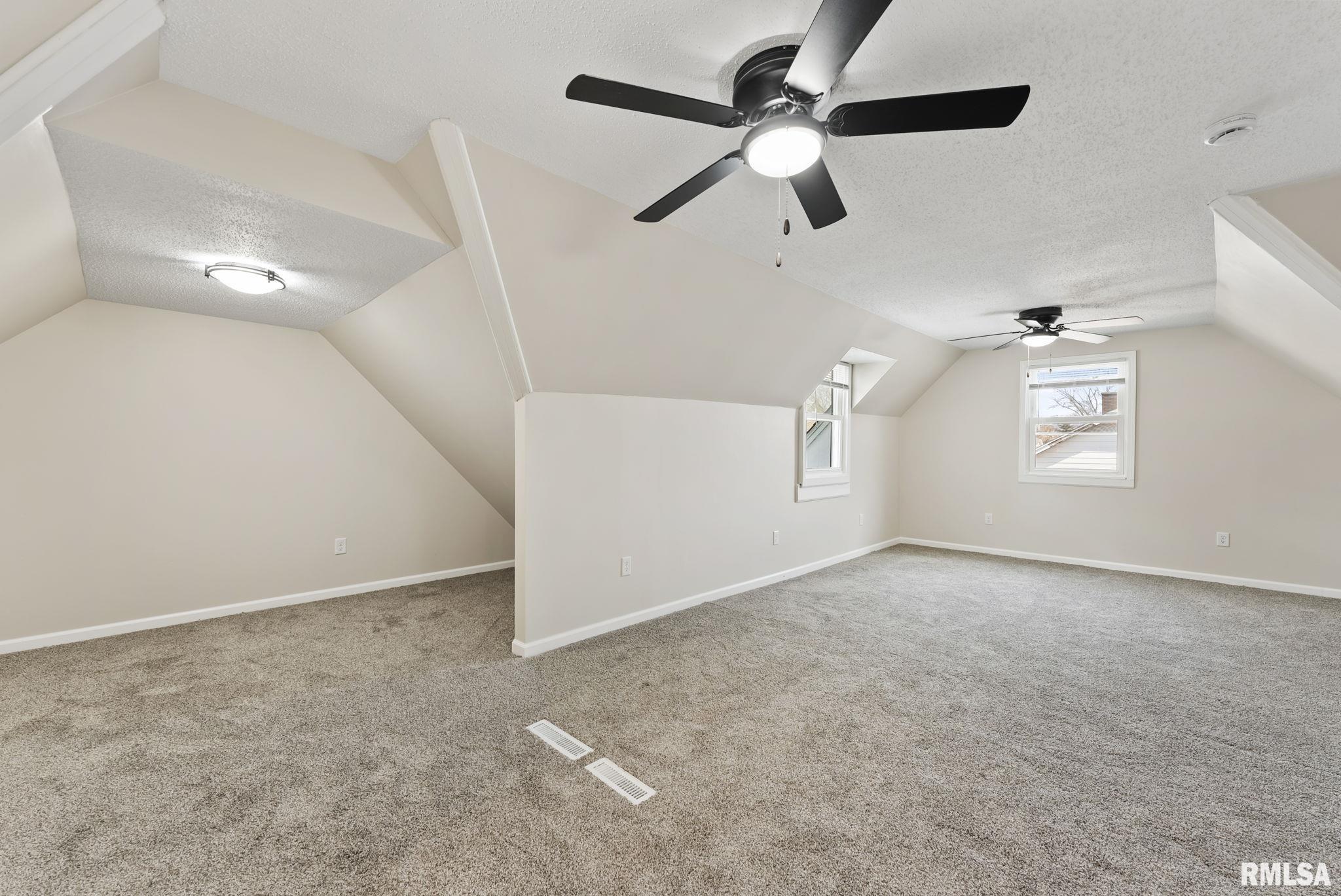 2615 E Locust Street, Davenport, Iowa image 16