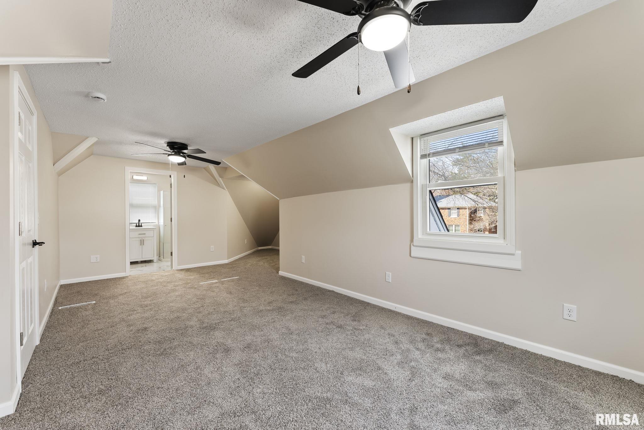 2615 E Locust Street, Davenport, Iowa image 17