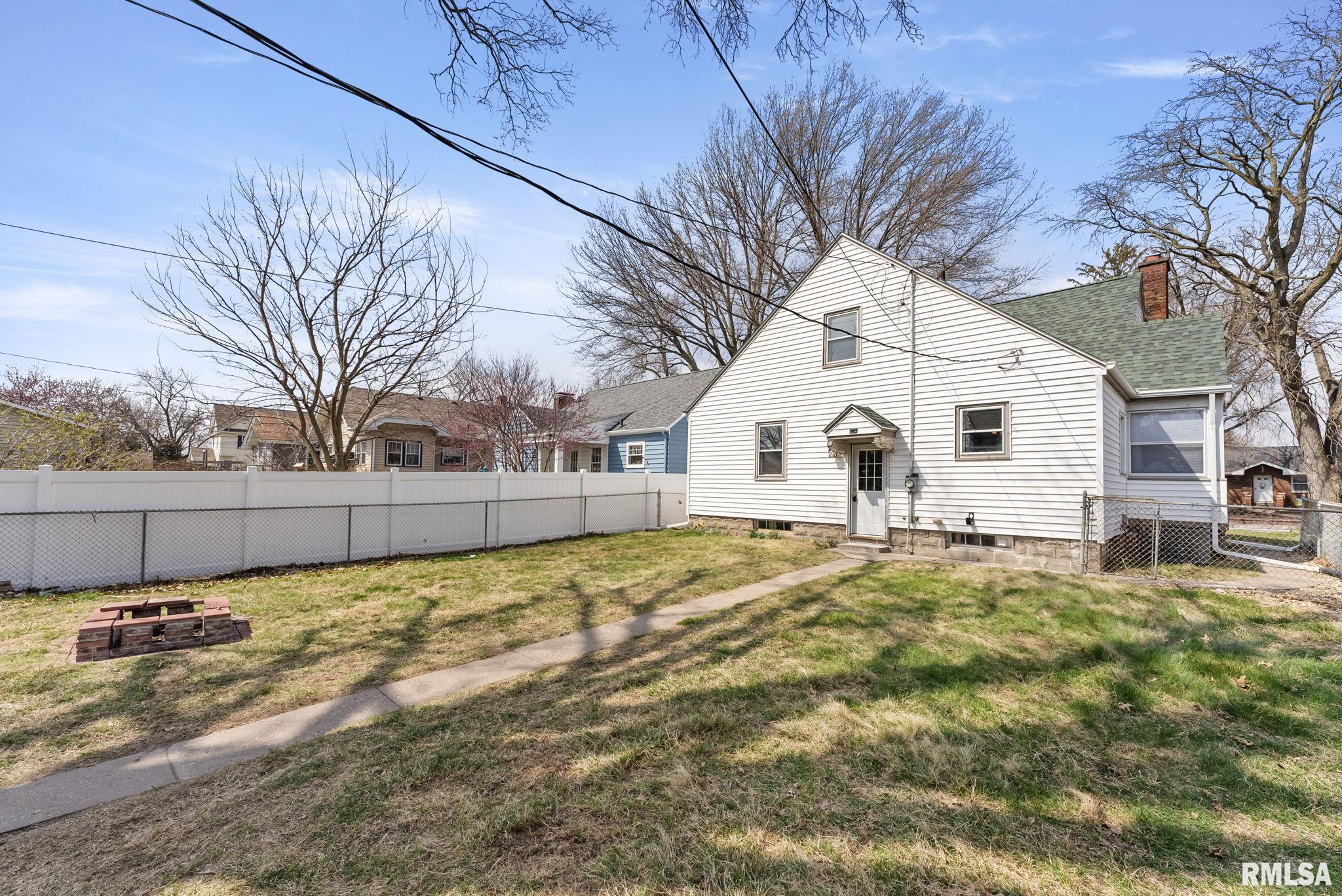 2615 E Locust Street, Davenport, Iowa image 26