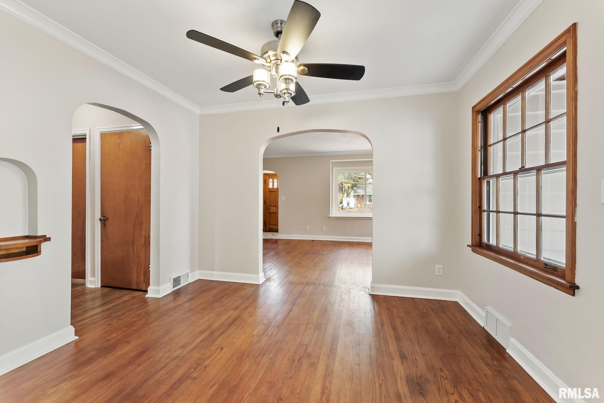 2615 E Locust Street, Davenport, Iowa image 6
