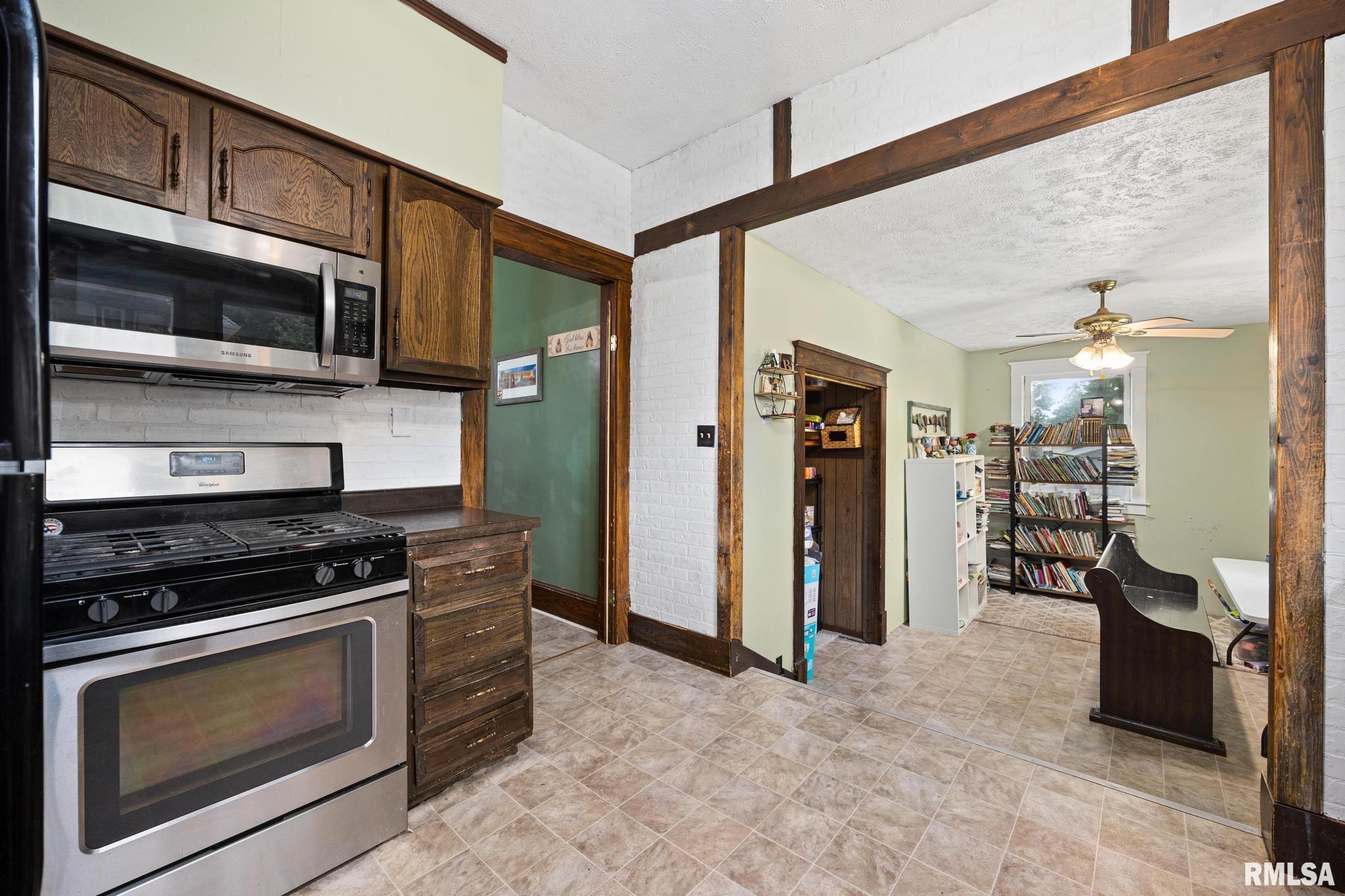 904 N Main Street, Washington, Illinois image 15