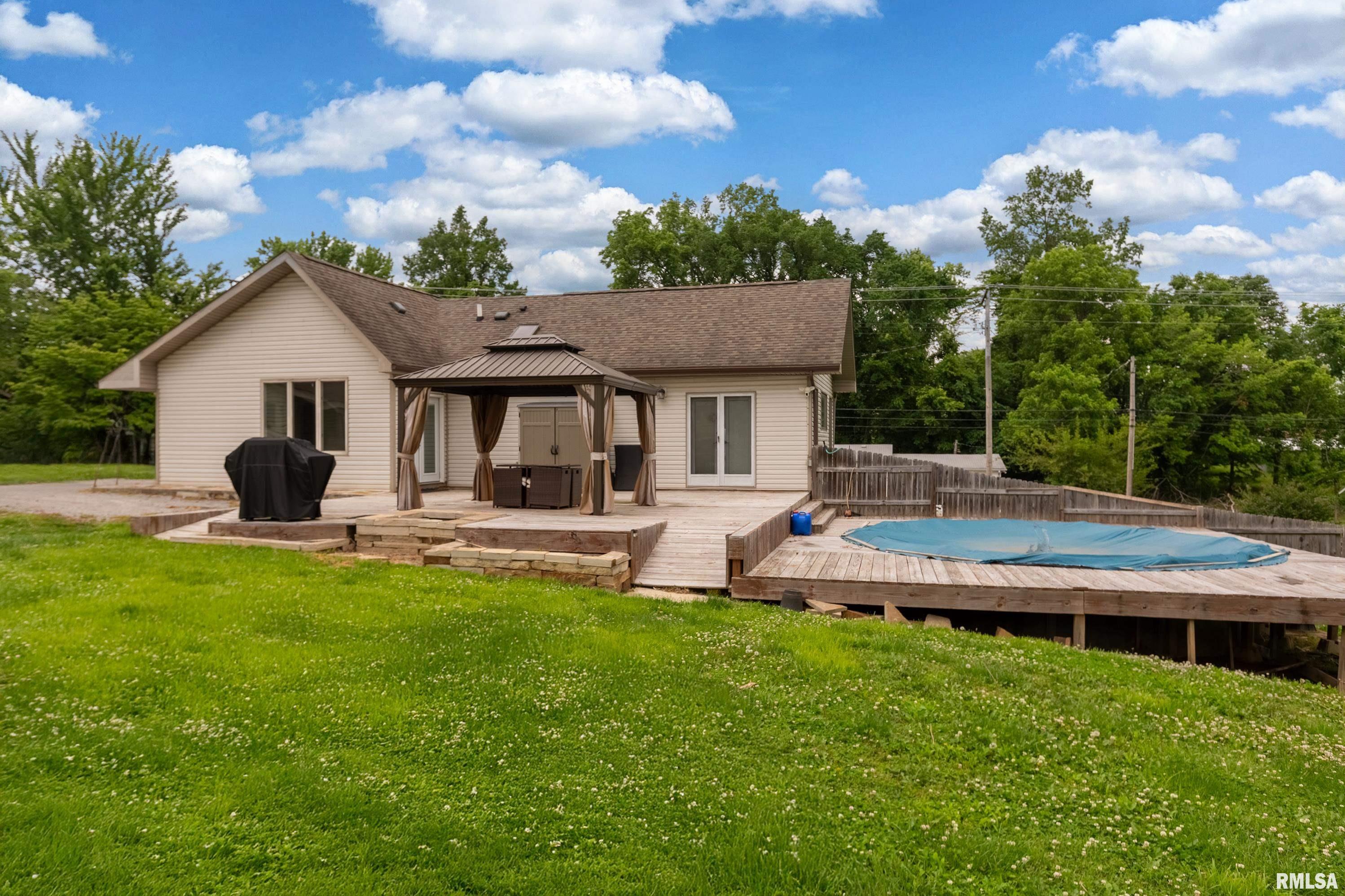611 E Grand Avenue, Carterville, Illinois image 25