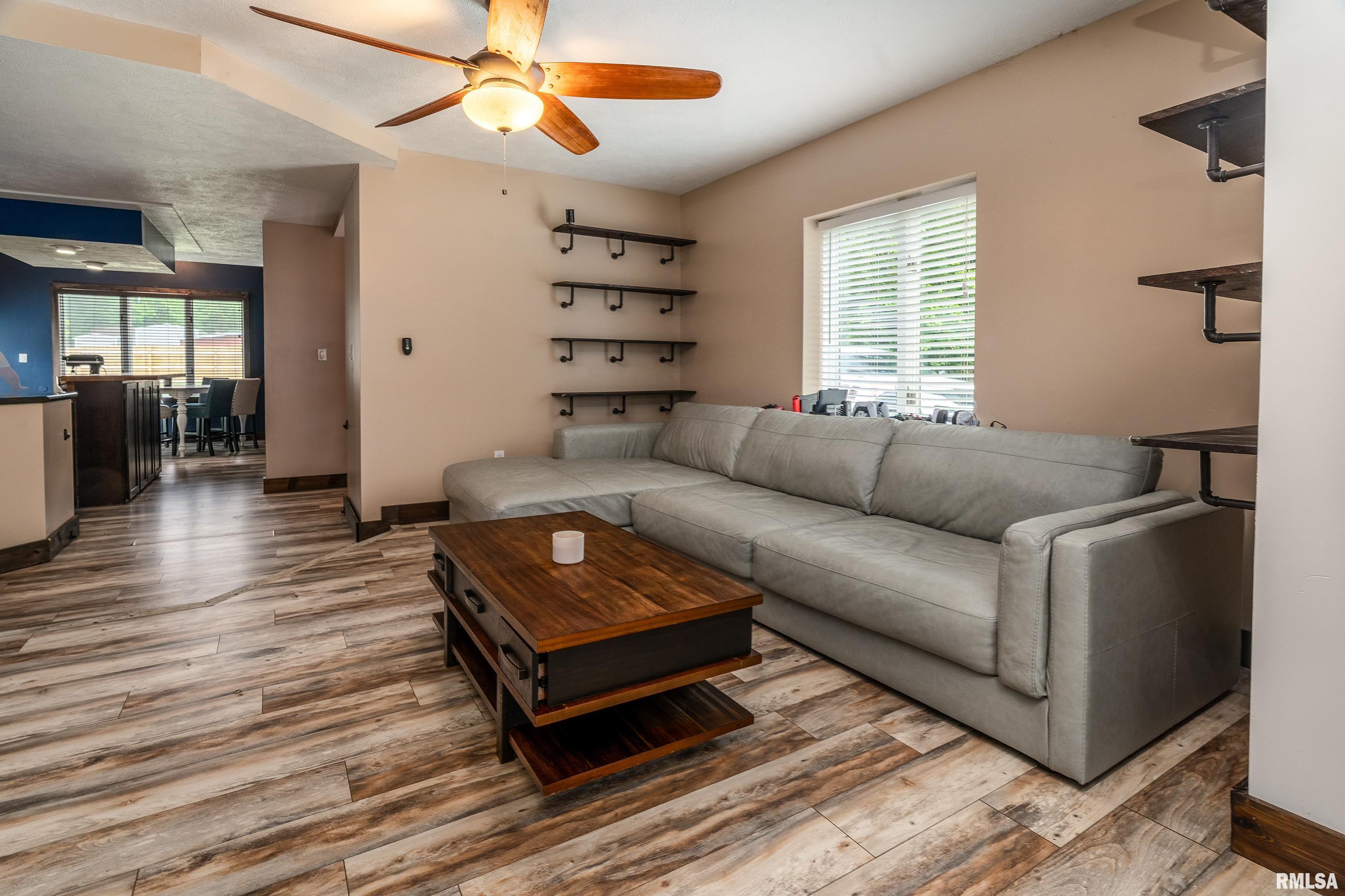 611 E Grand Avenue, Carterville, Illinois image 13