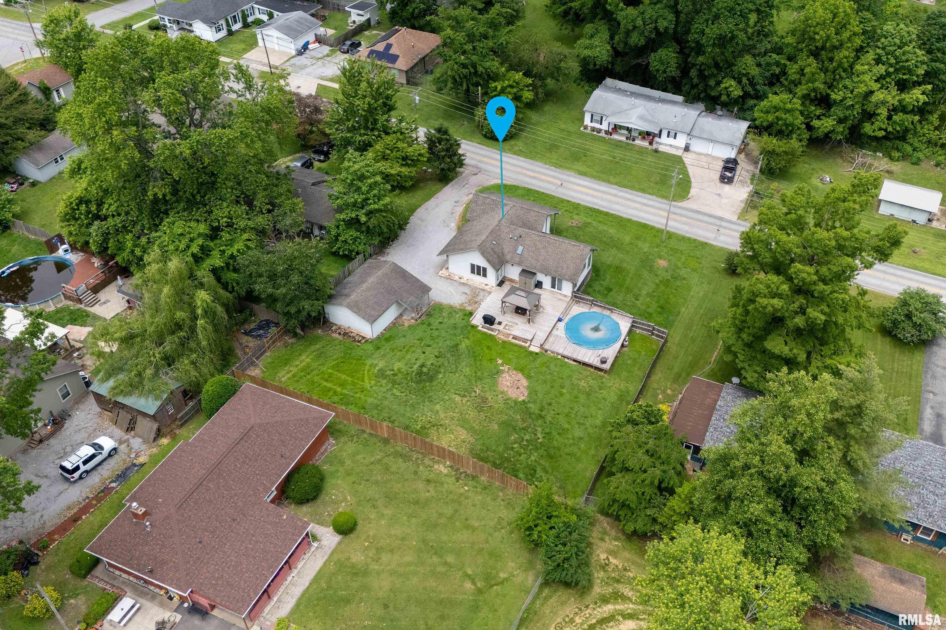 611 E Grand Avenue, Carterville, Illinois image 36