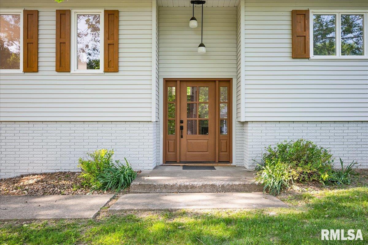 202 E Sunset Way, East Peoria, Illinois image 5
