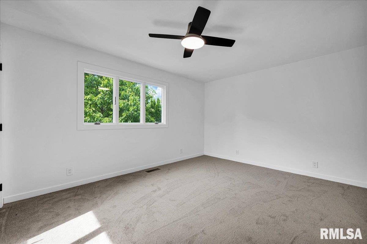 202 E Sunset Way, East Peoria, Illinois image 24
