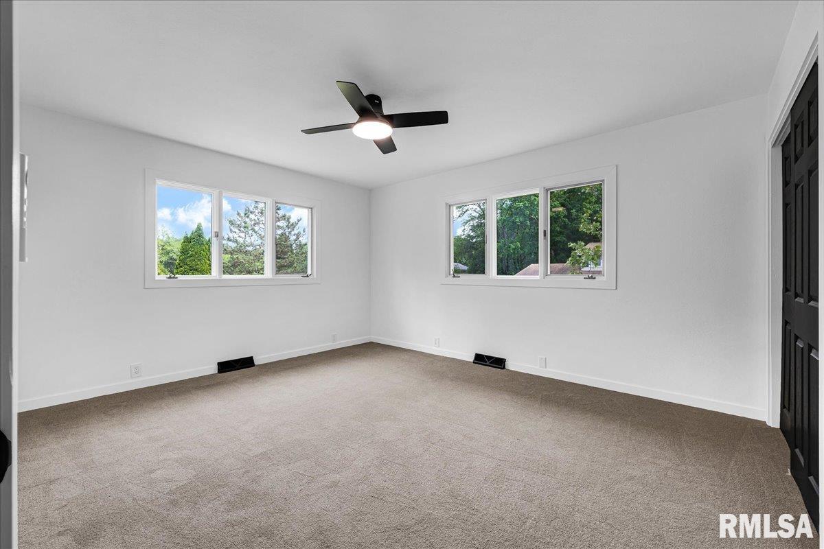 202 E Sunset Way, East Peoria, Illinois image 25