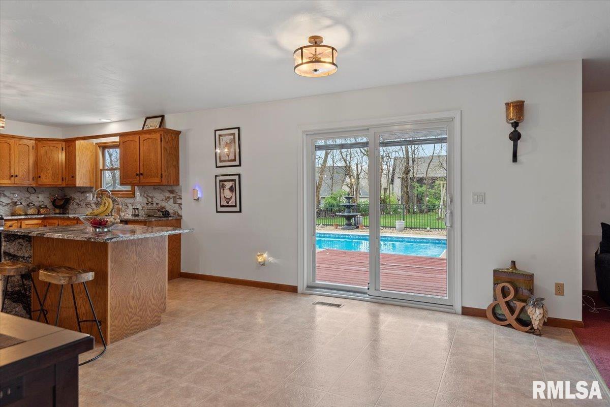 505 Tecumseh Trail, Springfield, Illinois image 14