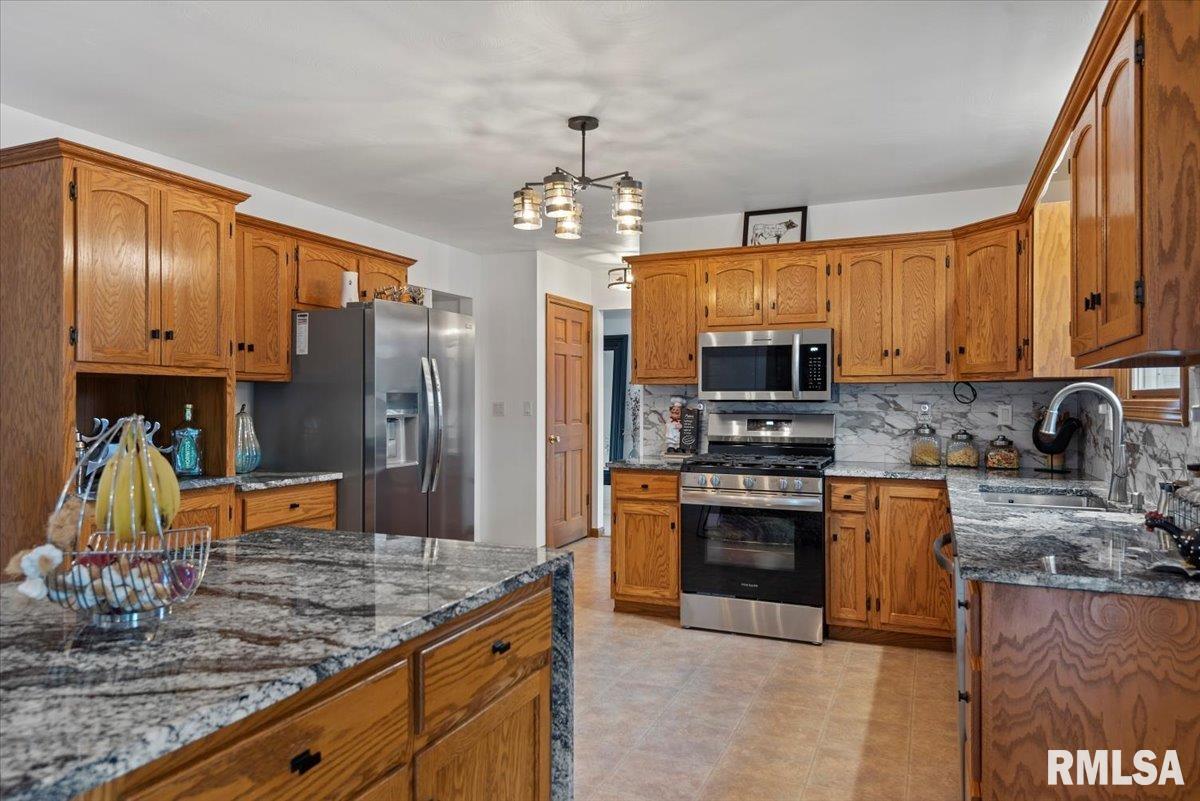 505 Tecumseh Trail, Springfield, Illinois image 12