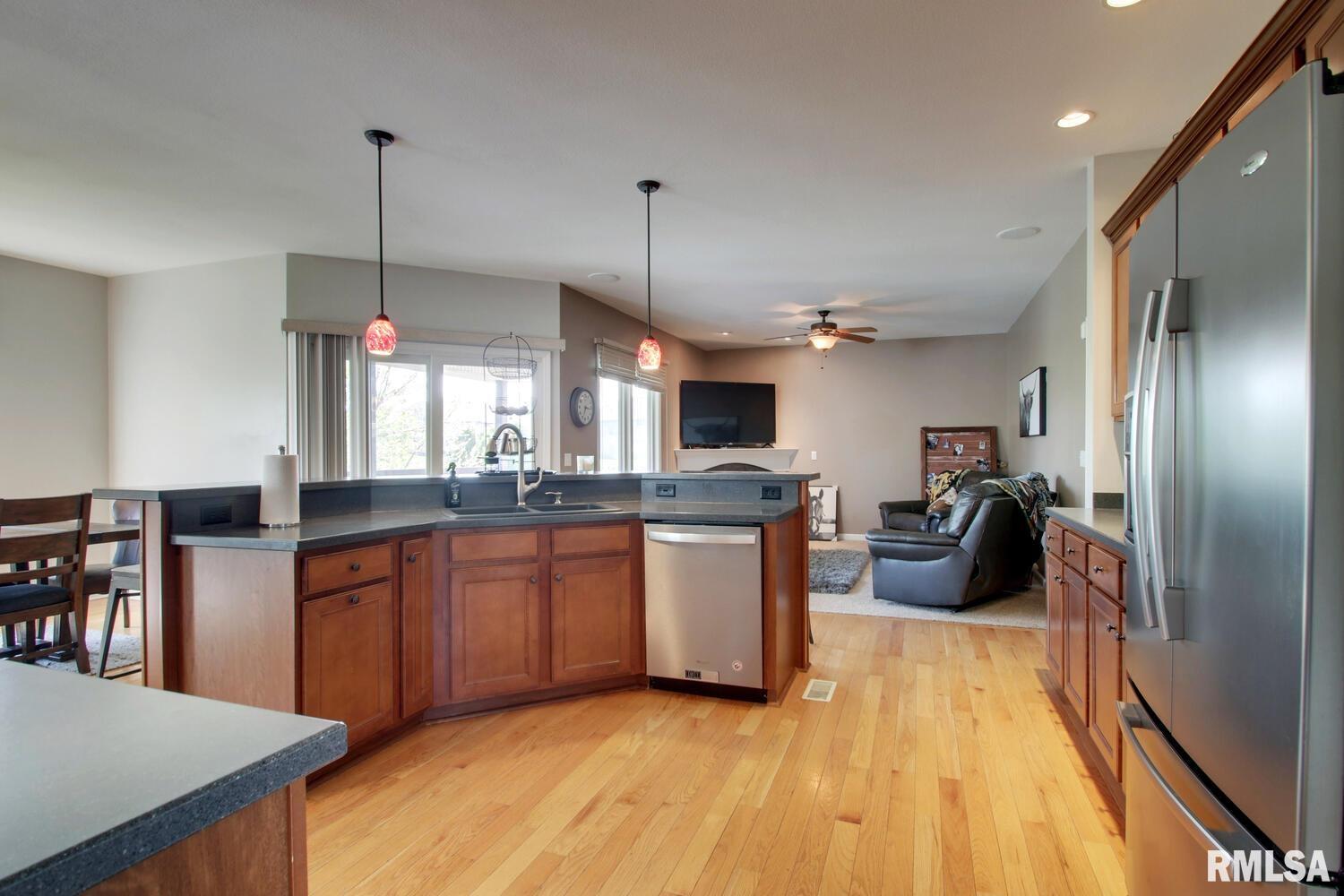 1121 Timber View Terrace, Quincy, Illinois image 2