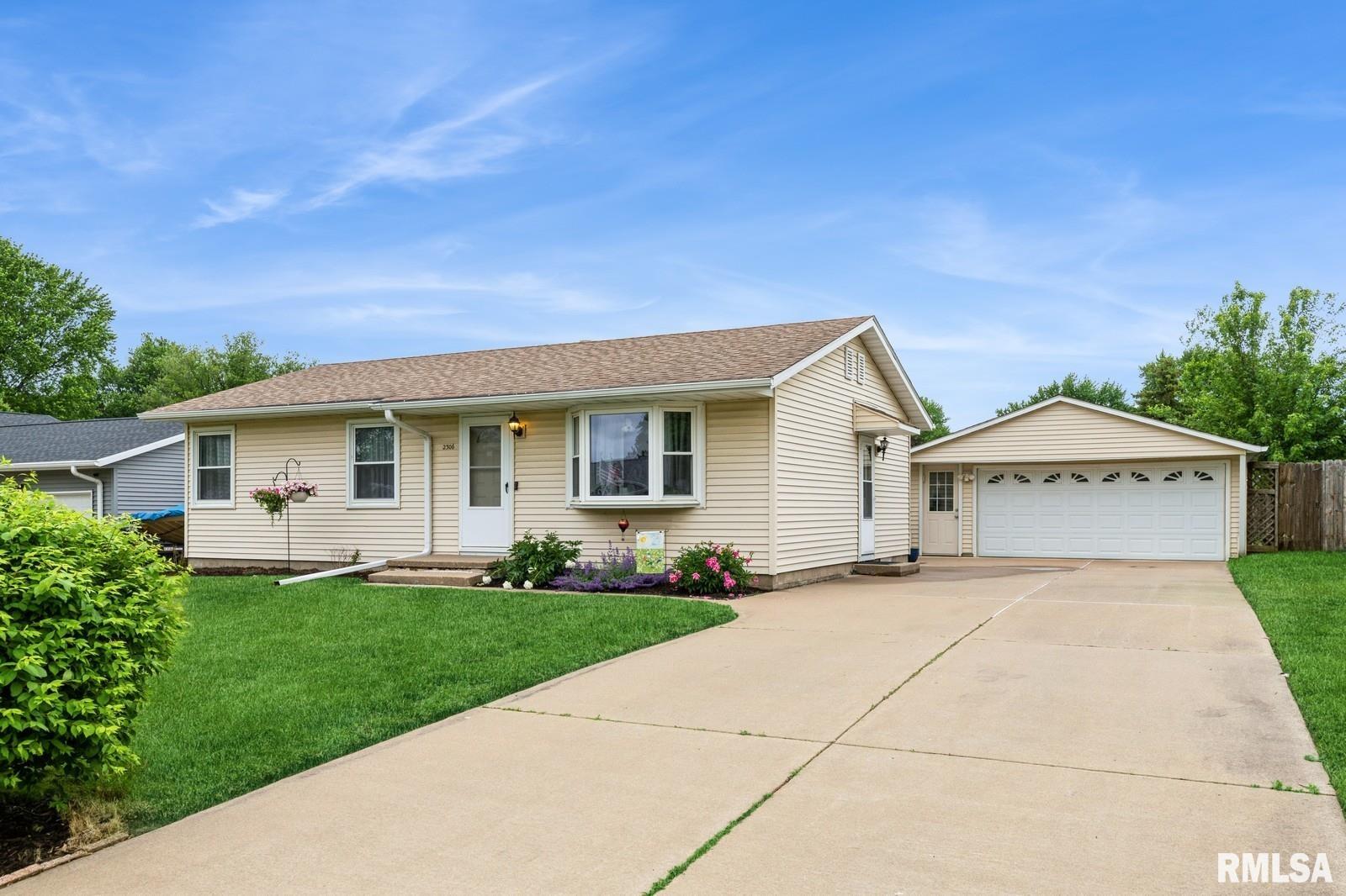 2306 13th Avenue South, Clinton, Iowa image 1