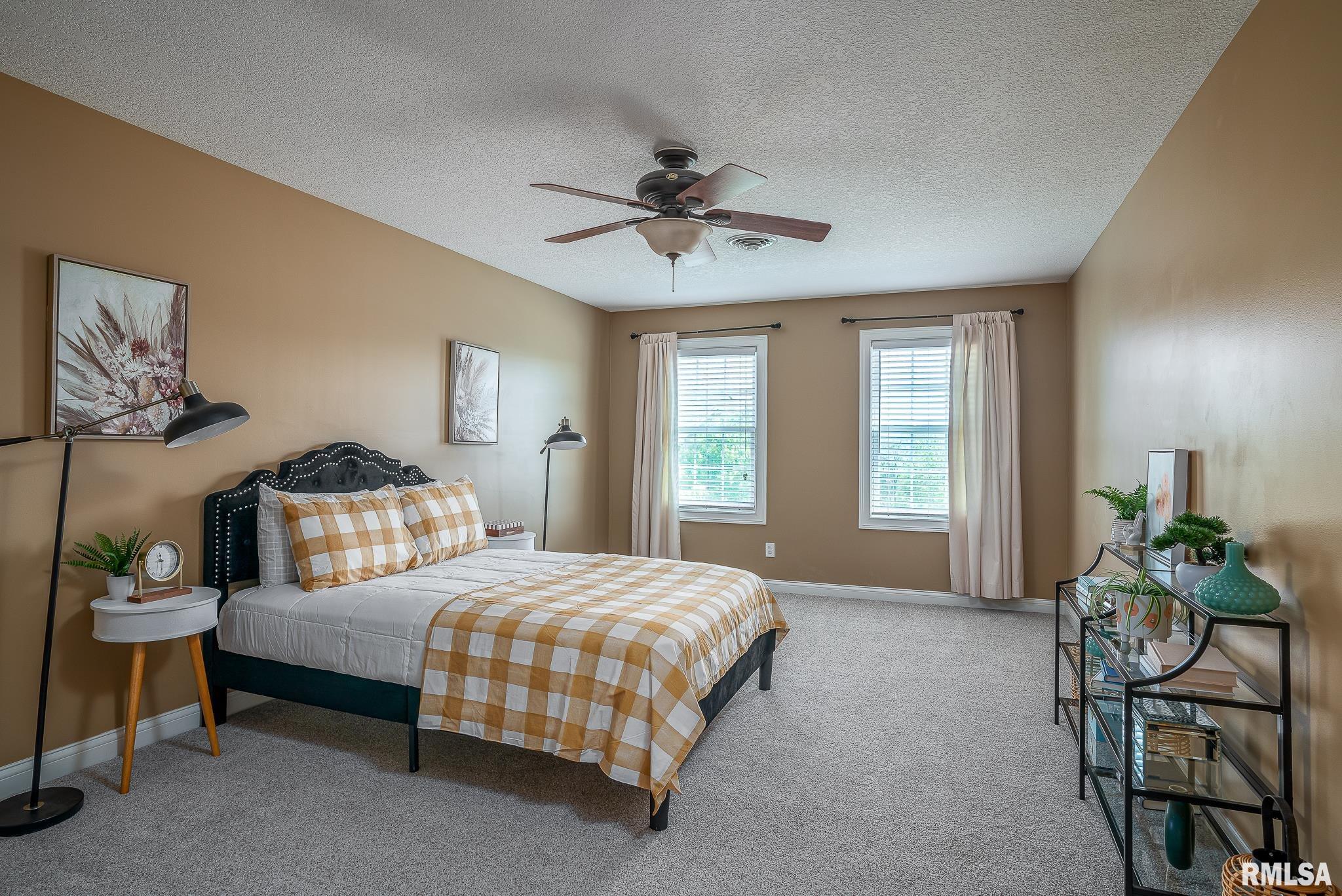 903 Clover Hill Lane, Le Claire, Iowa image 24