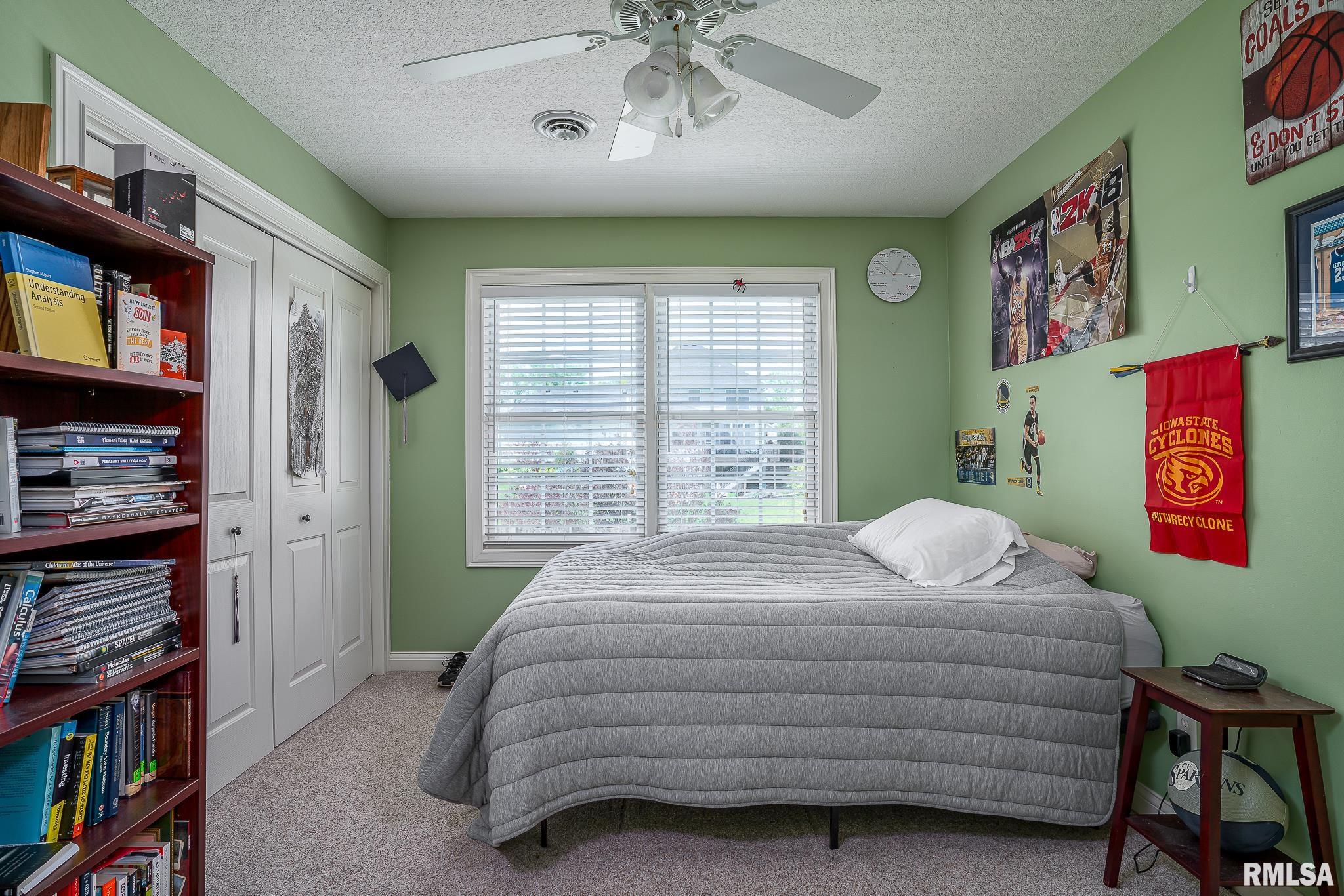 903 Clover Hill Lane, Le Claire, Iowa image 20