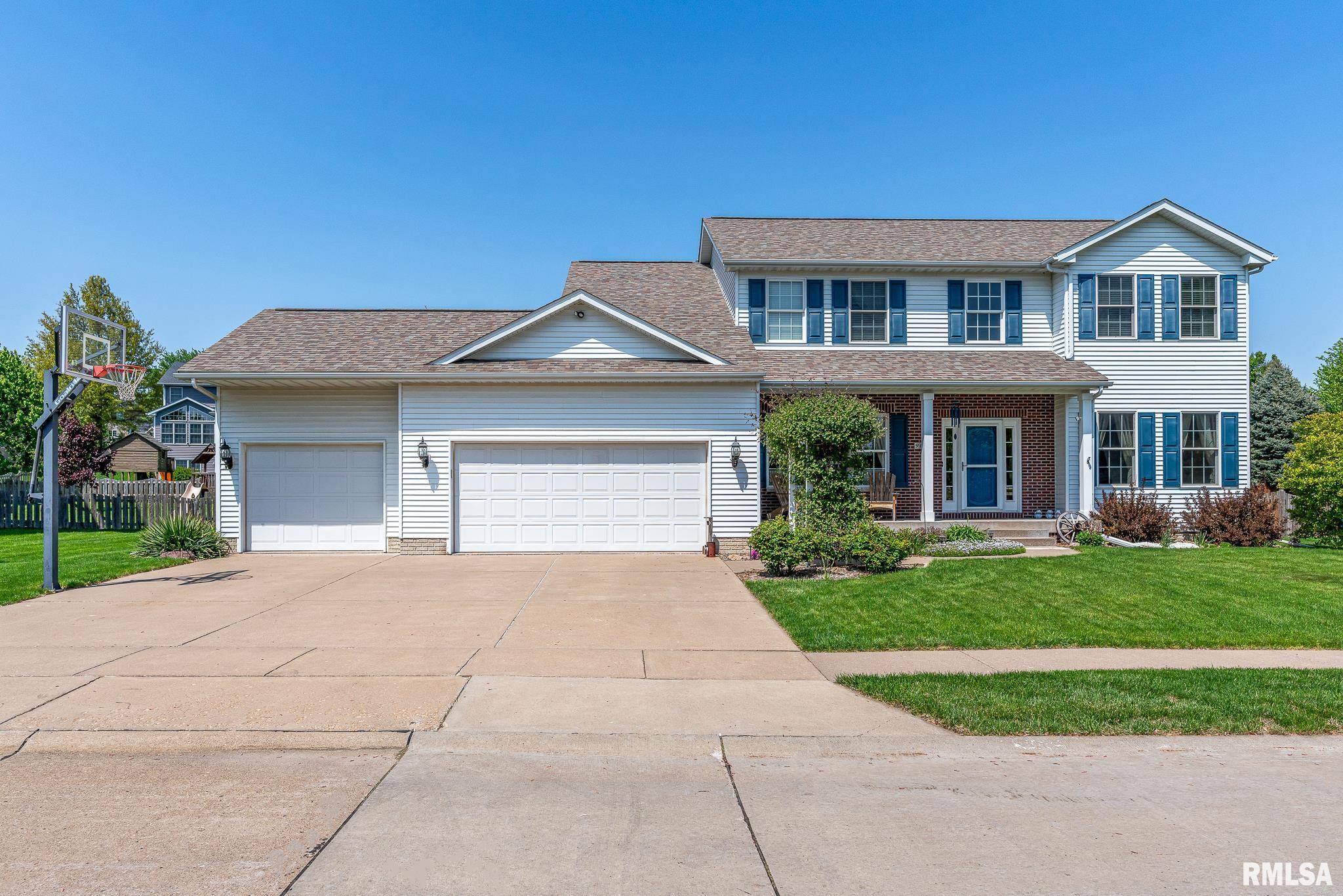 903 Clover Hill Lane, Le Claire, Iowa image 1