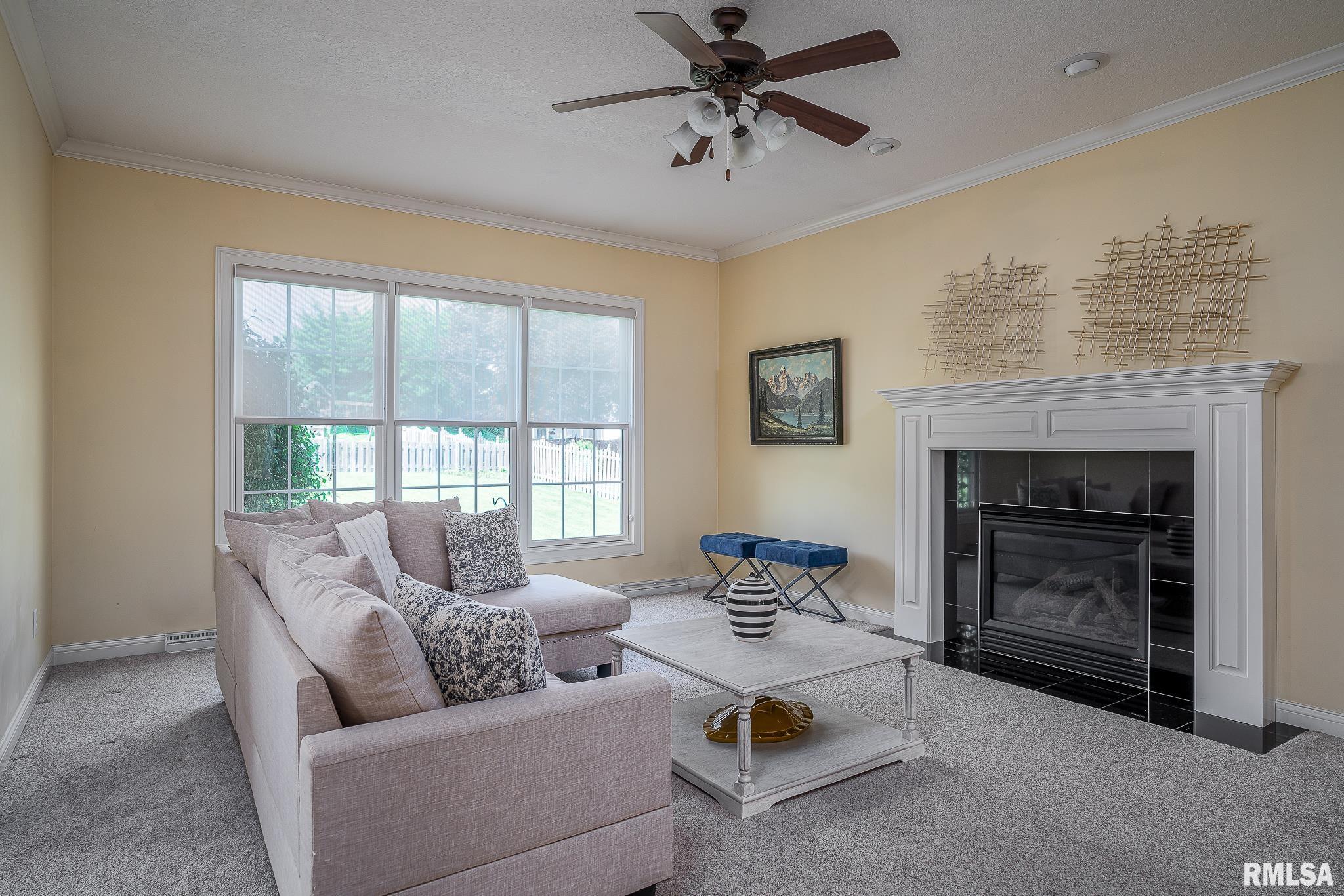 903 Clover Hill Lane, Le Claire, Iowa image 10