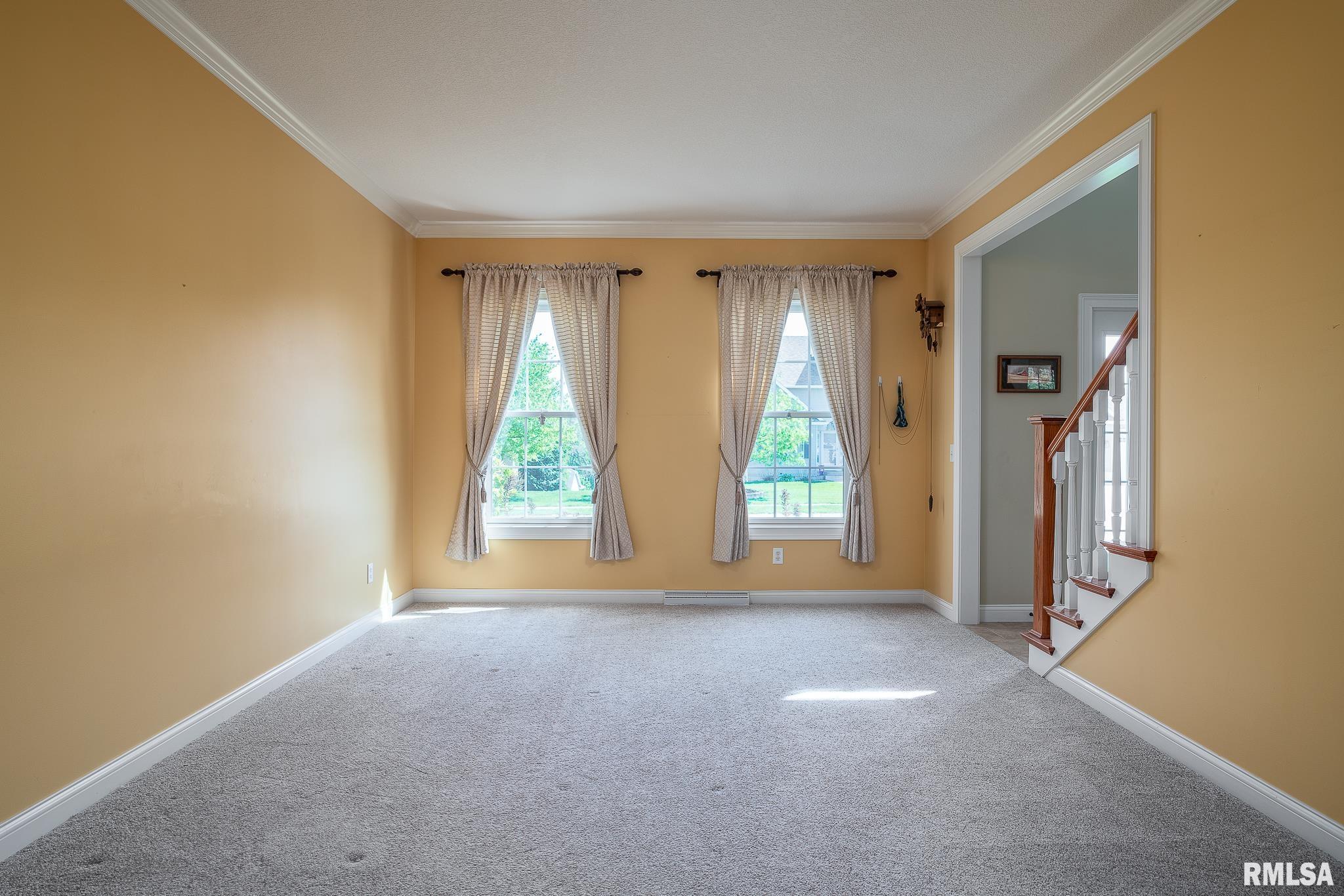 903 Clover Hill Lane, Le Claire, Iowa image 12