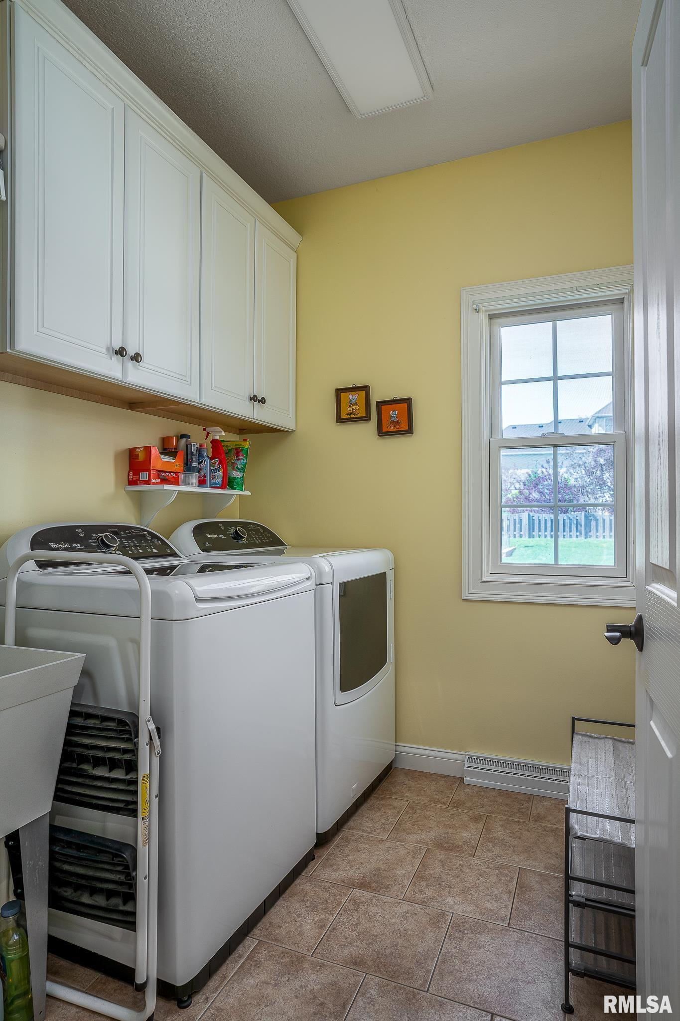 903 Clover Hill Lane, Le Claire, Iowa image 18