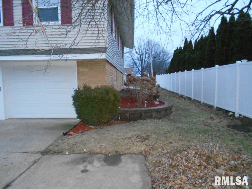 104 N Howard Street, Roanoke, Illinois image 6