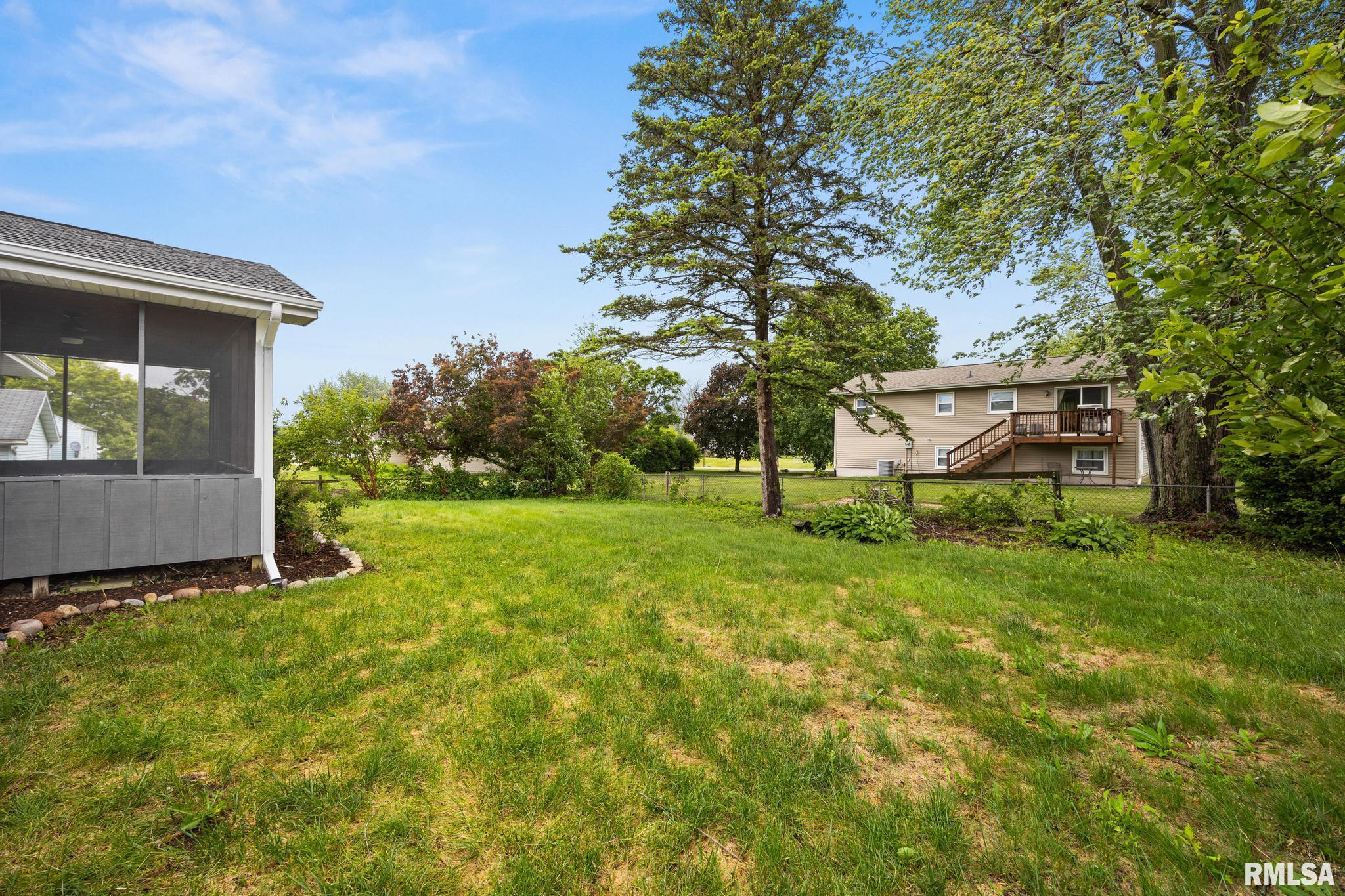 208 W Graze Avenue, Dunlap, Illinois image 26