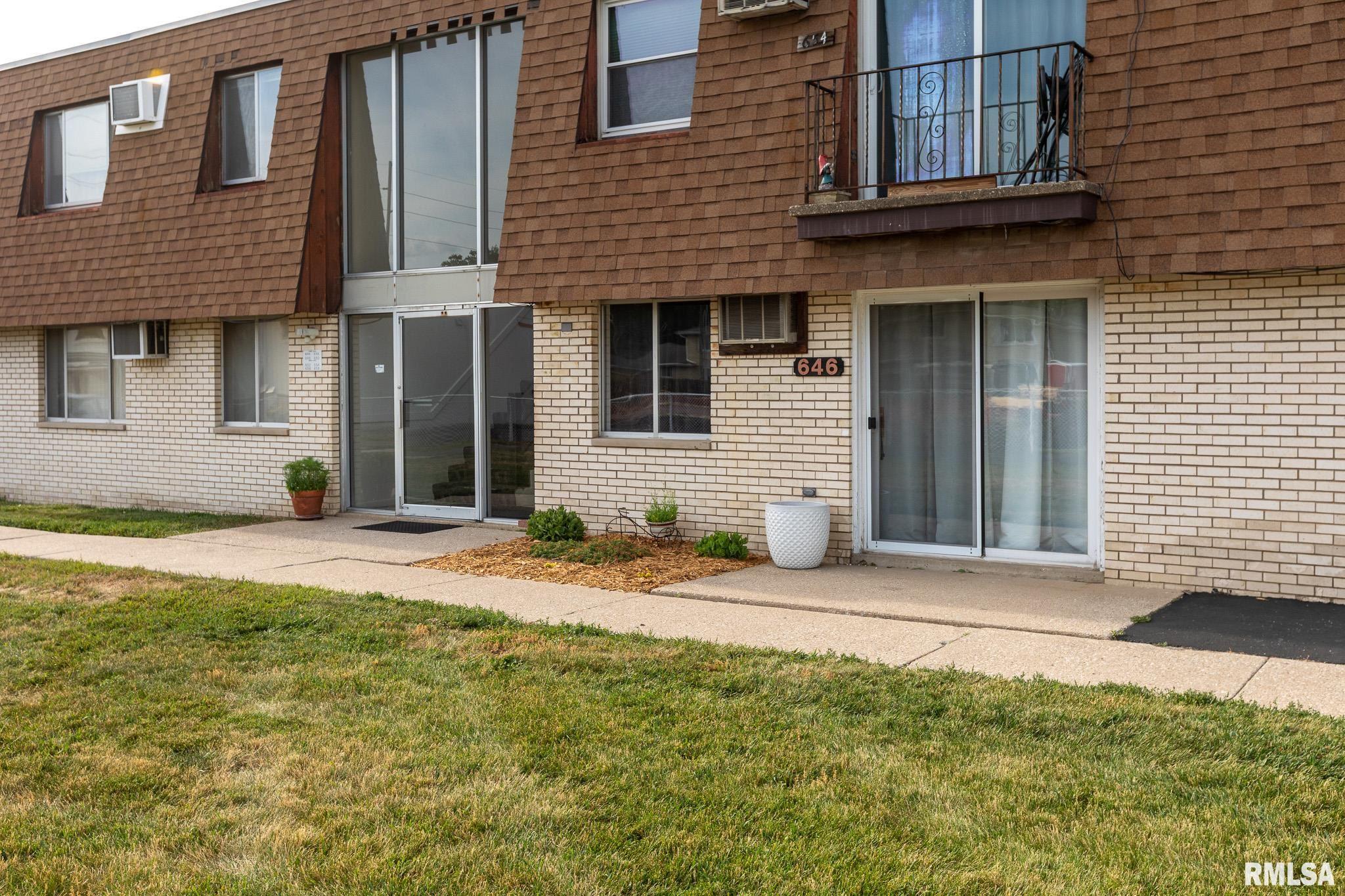 Photo 1 of 17 — 646 S 4TH Avenue, Morton, IL 61550