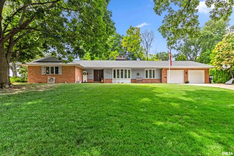 Homes For Sale - 1008 Kingsbury Road<br/> Tazewell County, Washington, IL 61571