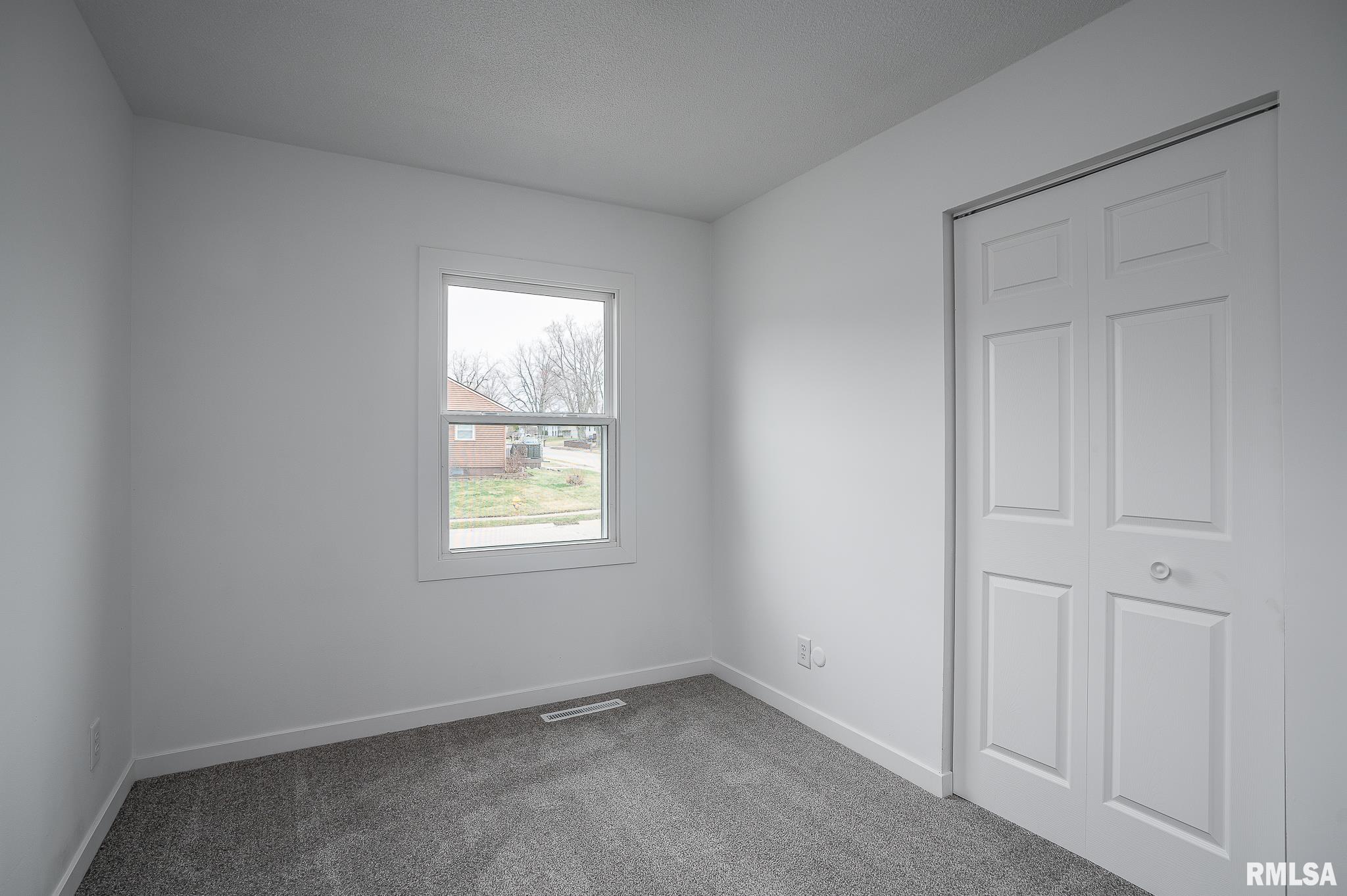 1729 Welshire Drive, Davenport, Iowa image 15