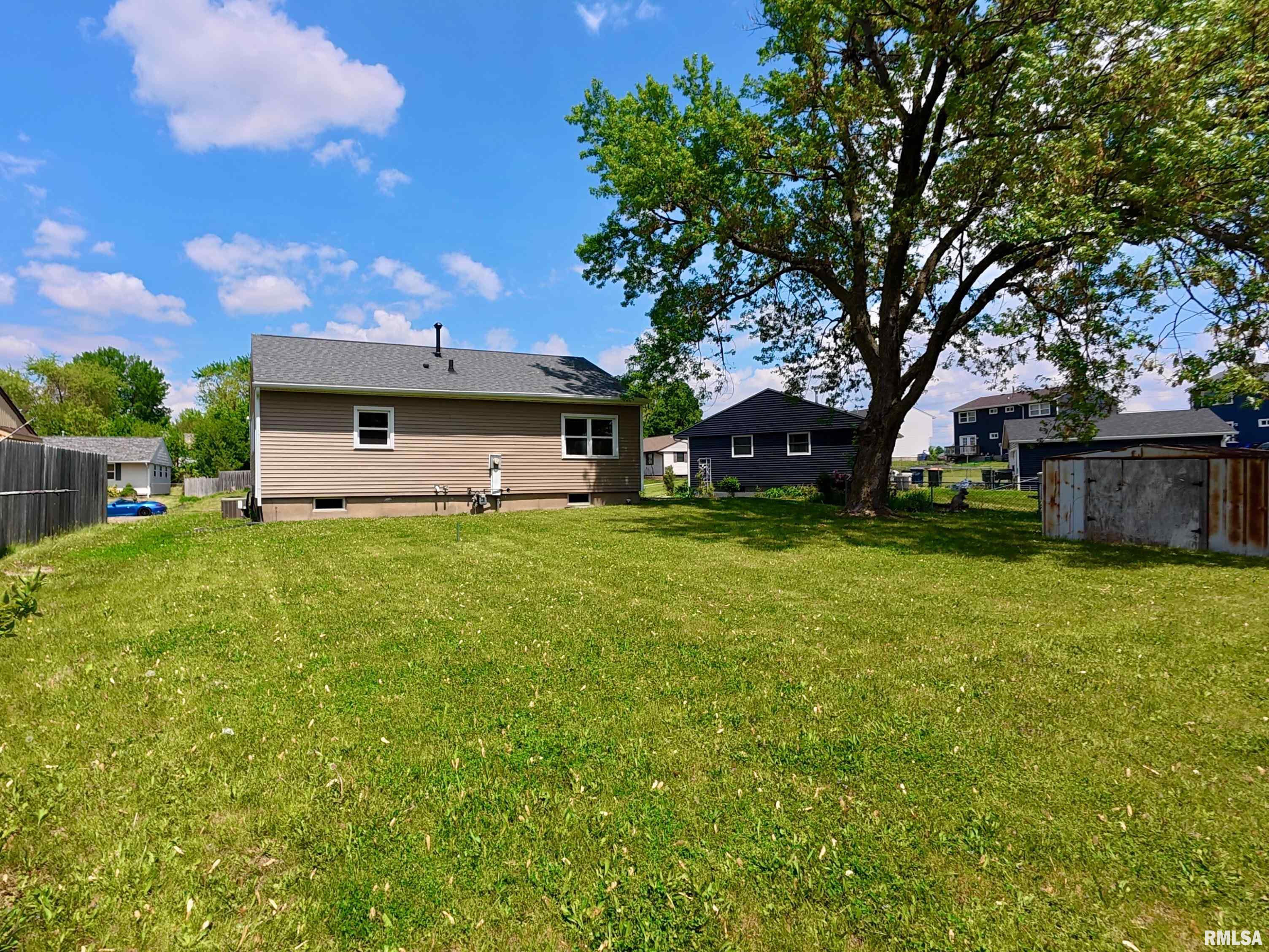 1729 Welshire Drive, Davenport, Iowa image 4