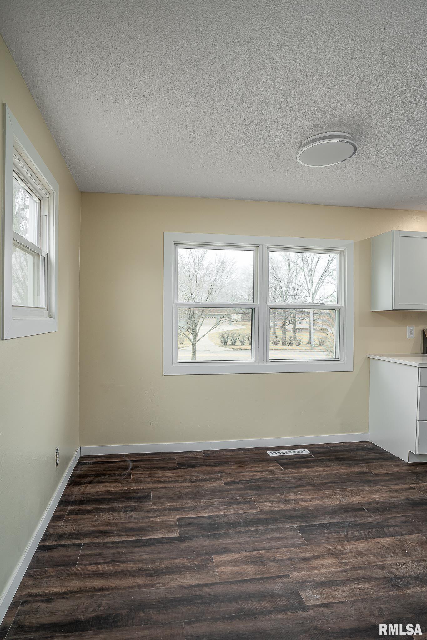 1729 Welshire Drive, Davenport, Iowa image 8