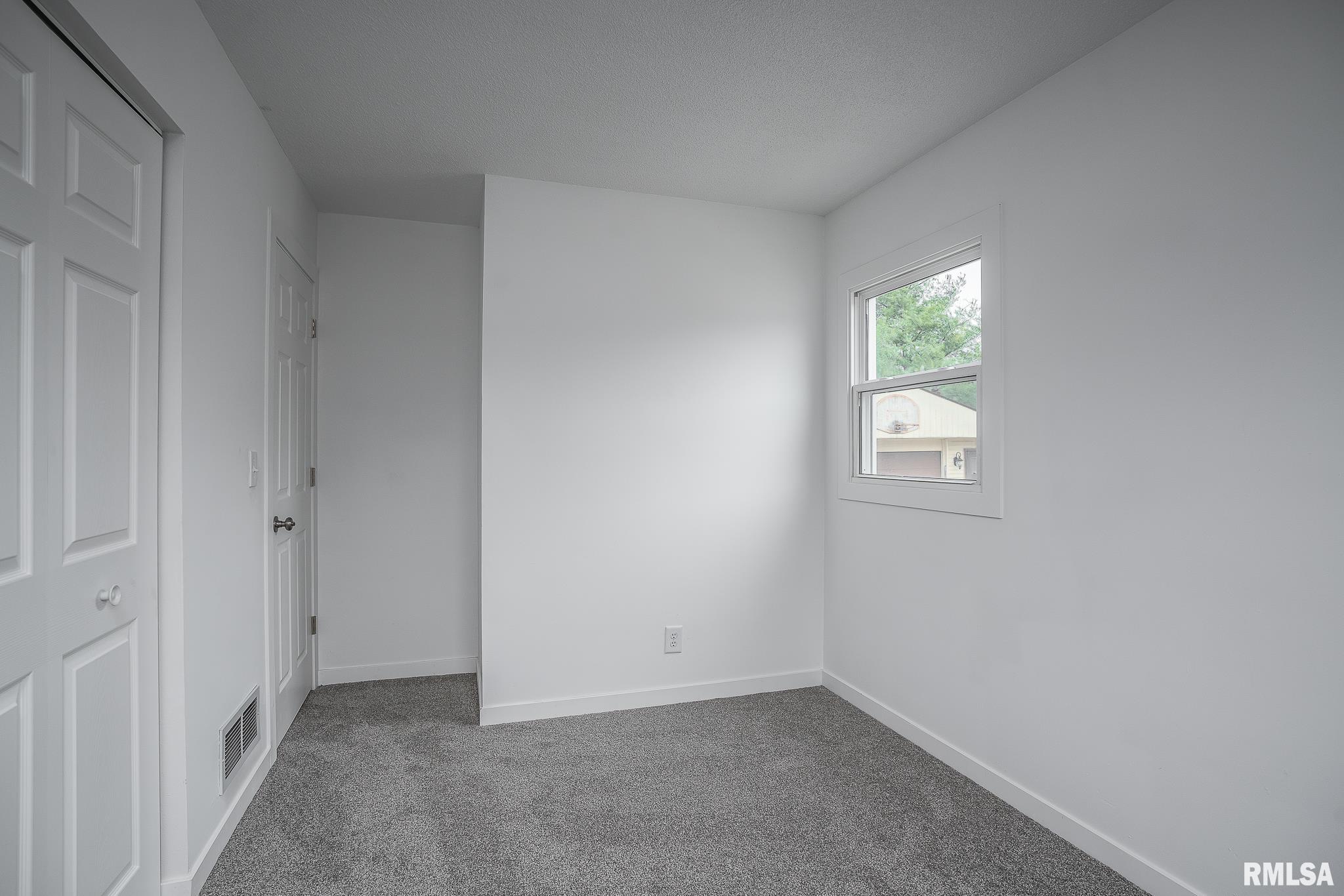 1729 Welshire Drive, Davenport, Iowa image 16