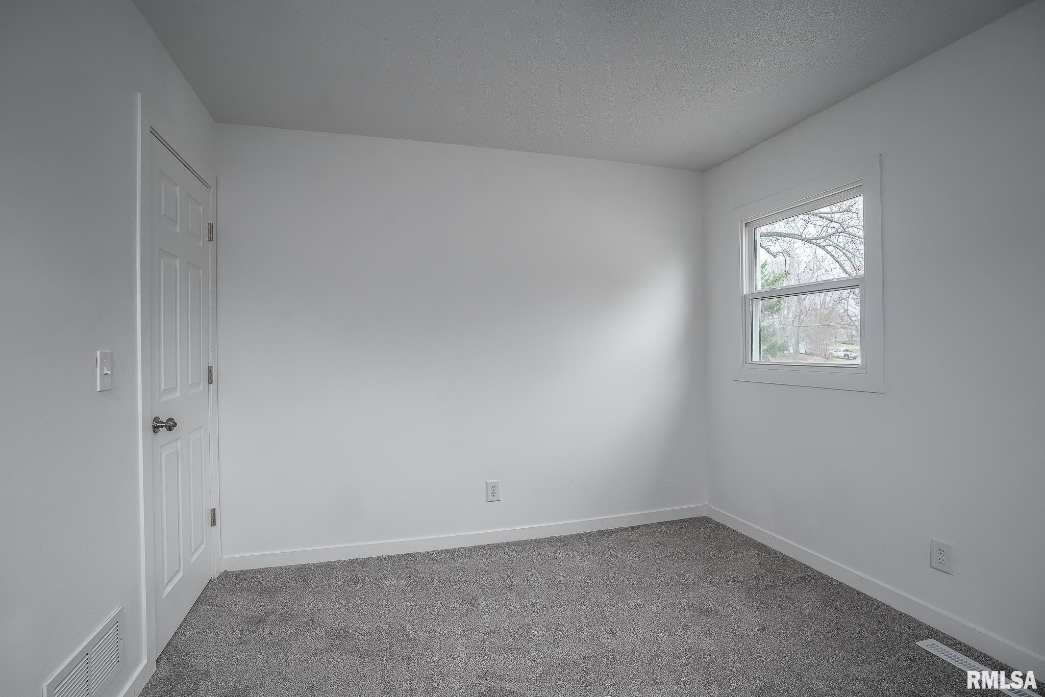 1729 Welshire Drive, Davenport, Iowa image 18