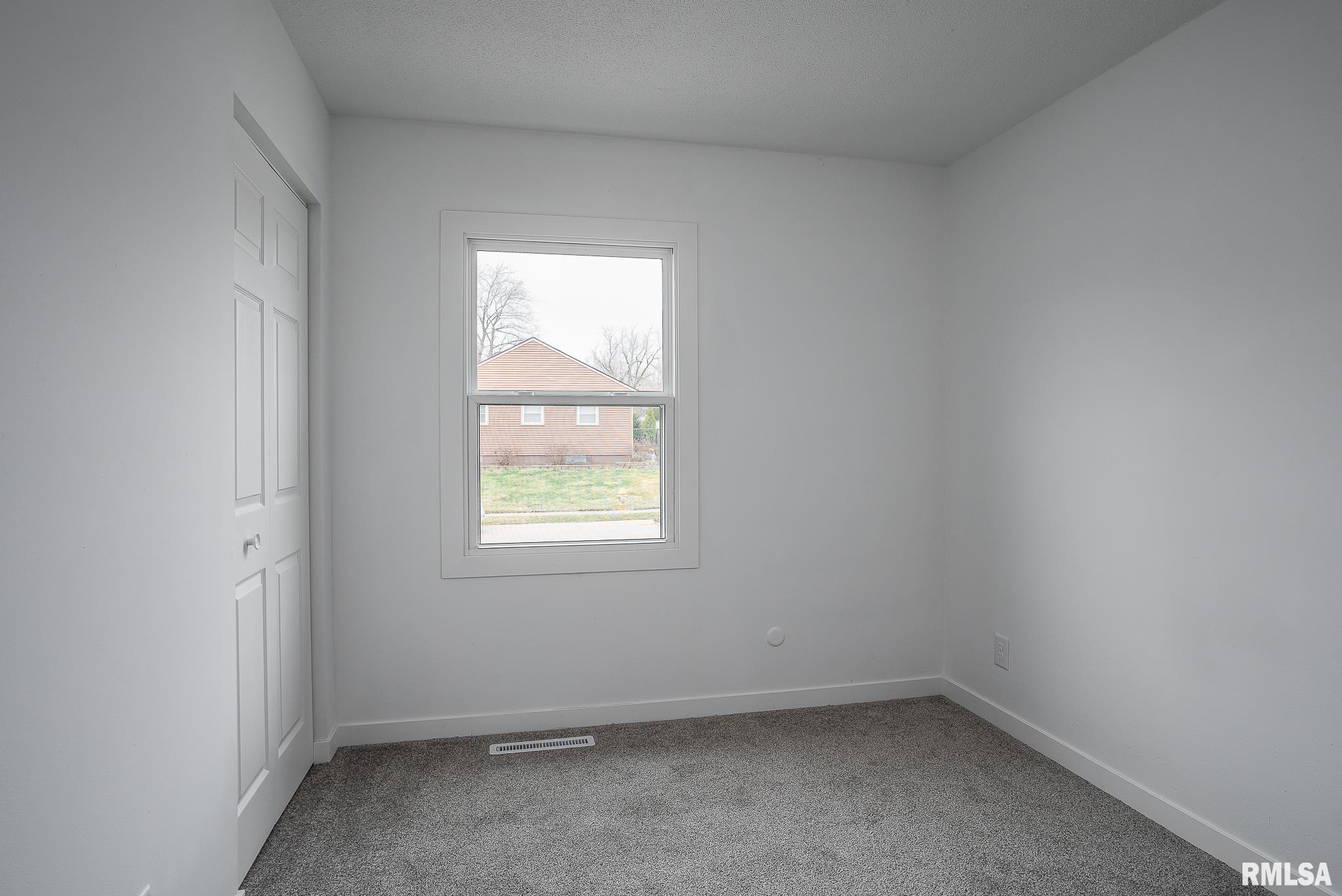 1729 Welshire Drive, Davenport, Iowa image 13