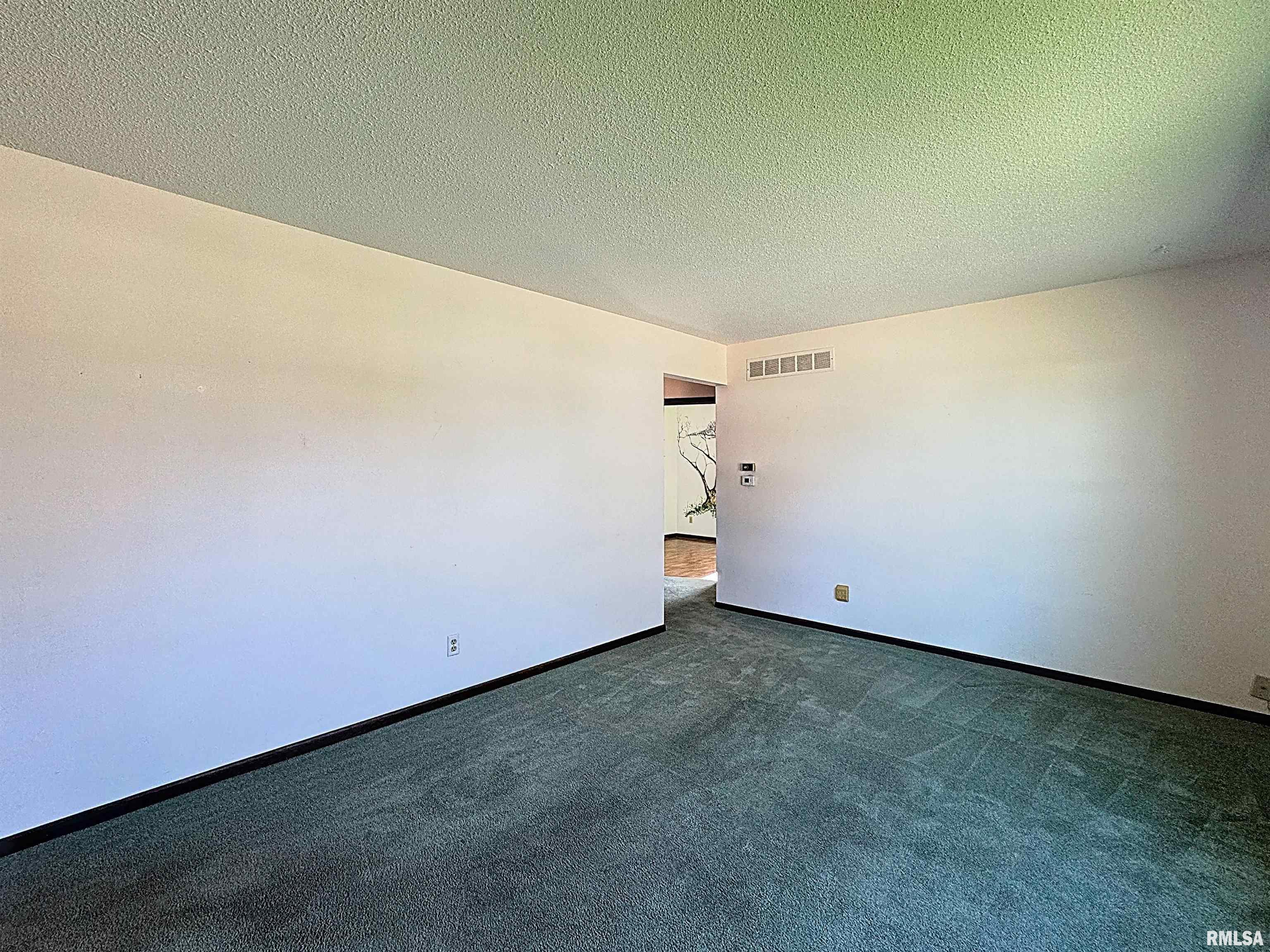 3106 Covington Drive, Davenport, Iowa image 7