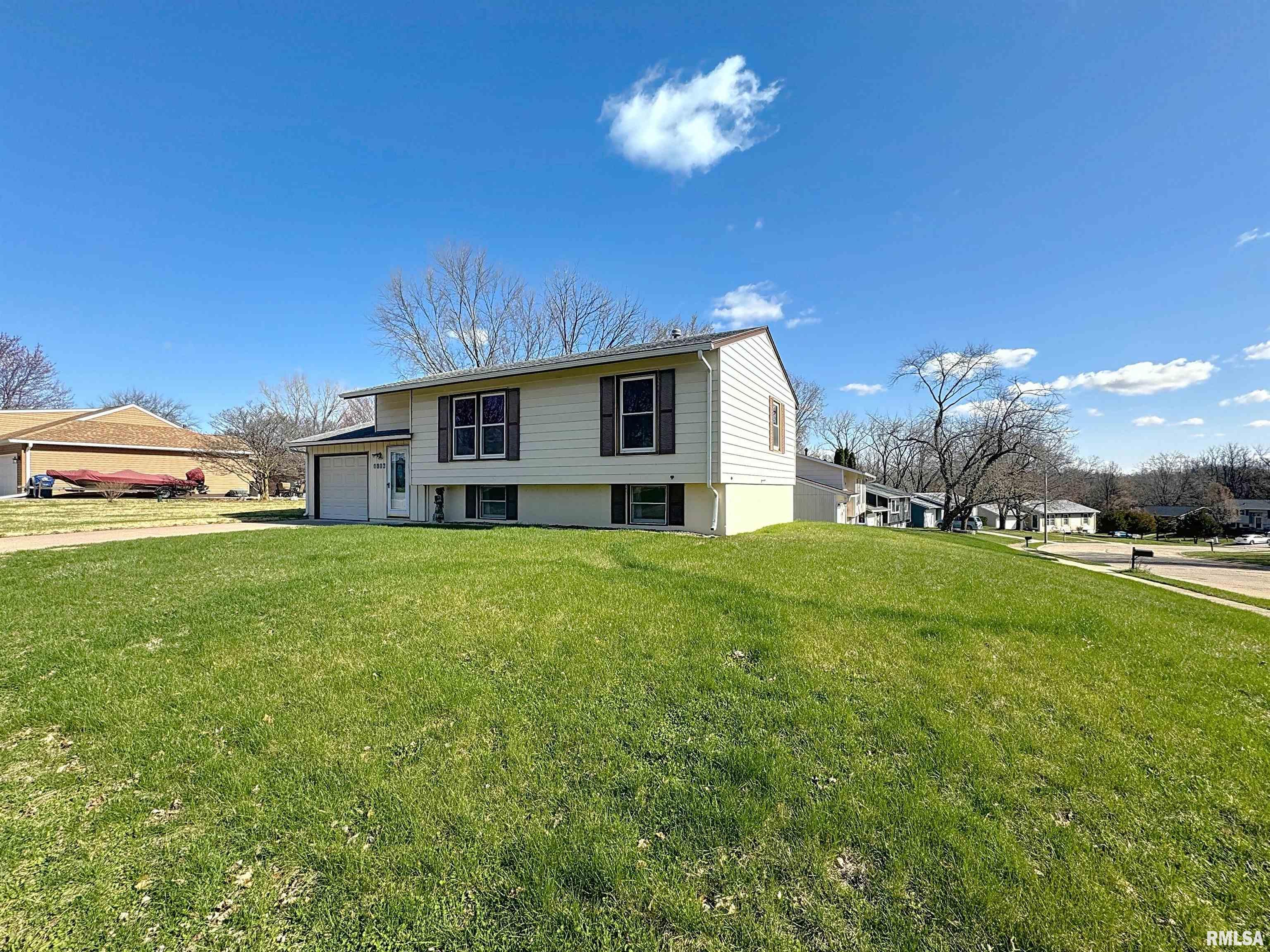3106 Covington Drive, Davenport, Iowa image 3