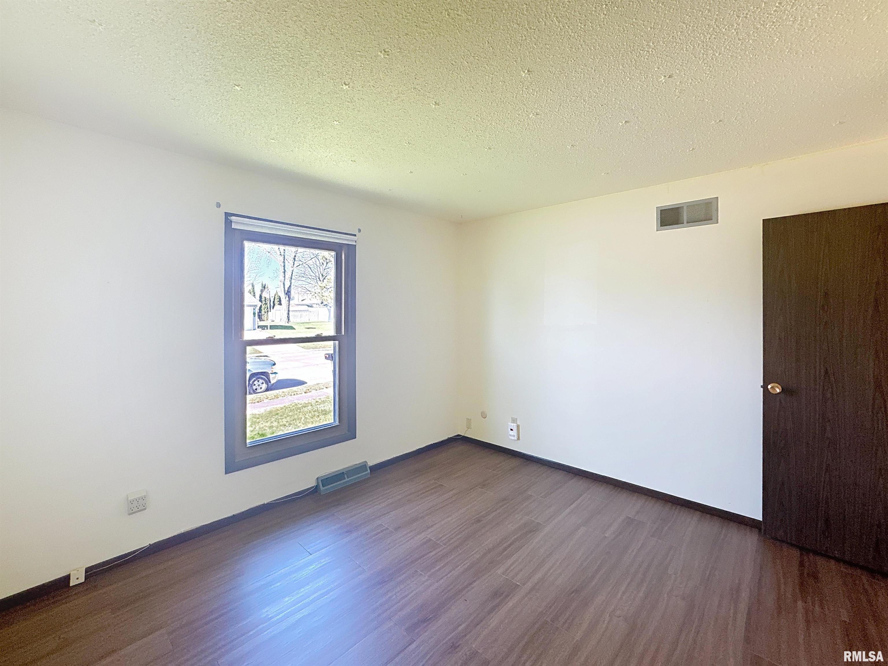 3106 Covington Drive, Davenport, Iowa image 23