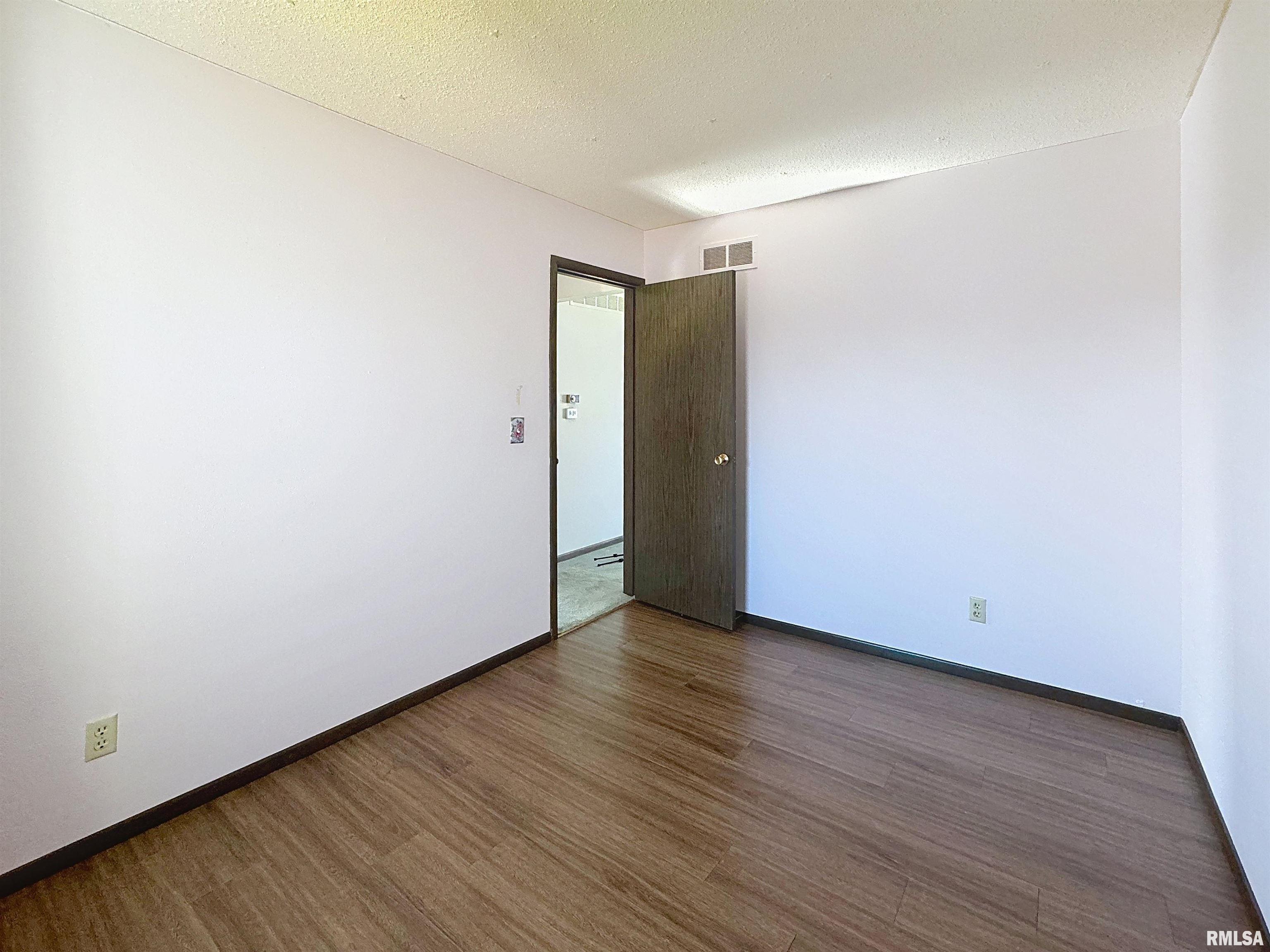 3106 Covington Drive, Davenport, Iowa image 14