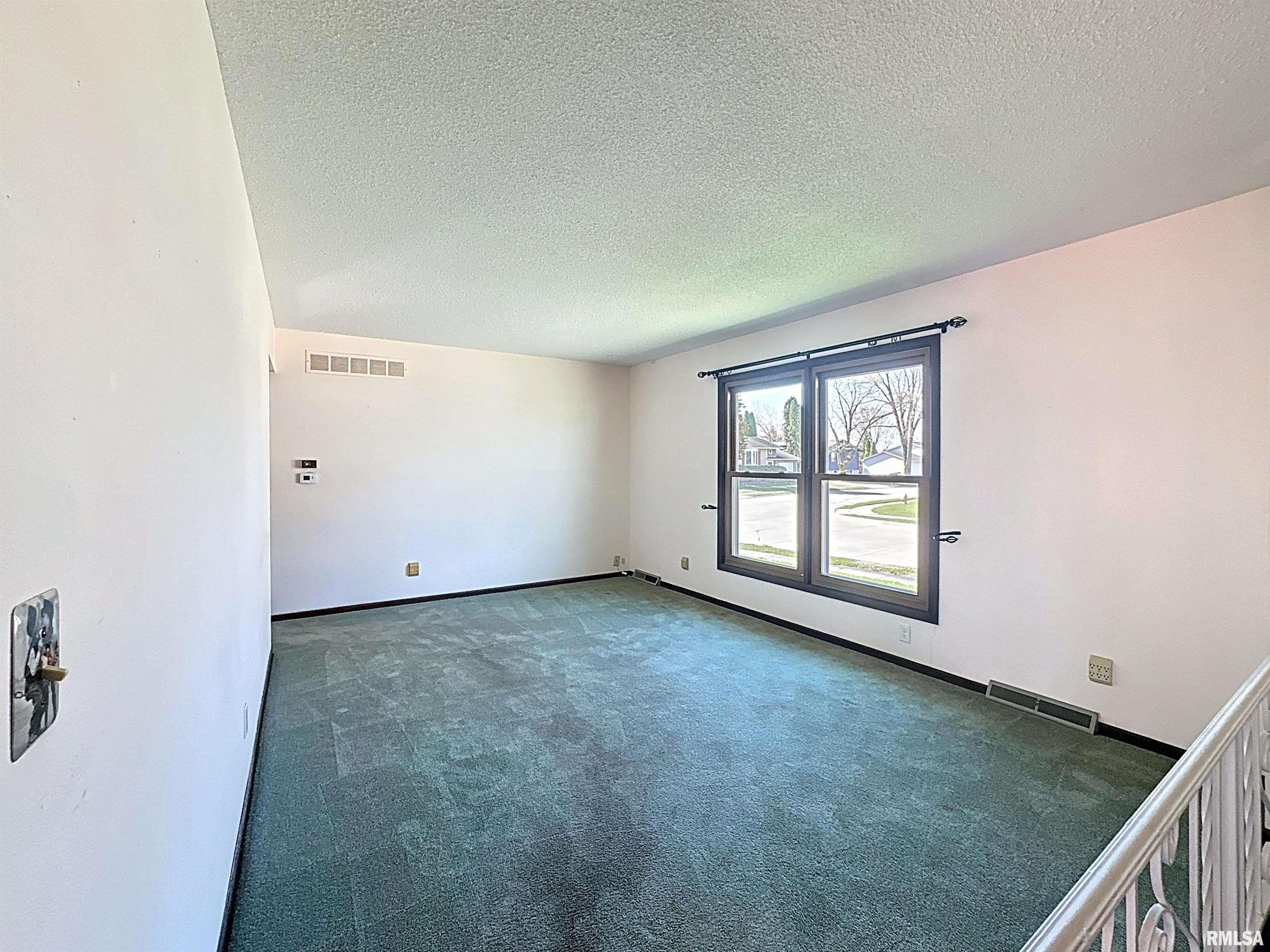 3106 Covington Drive, Davenport, Iowa image 6