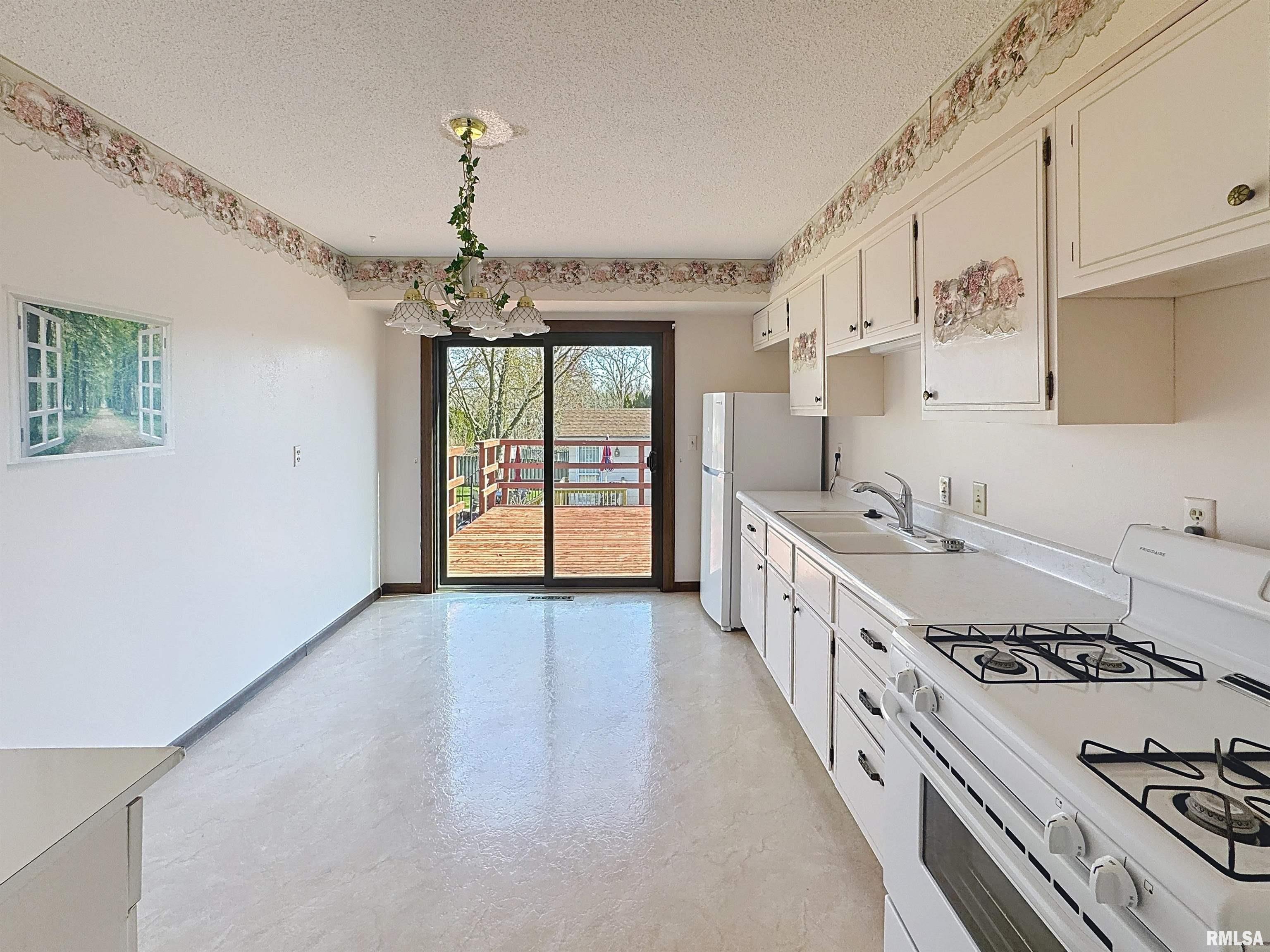 3106 Covington Drive, Davenport, Iowa image 8