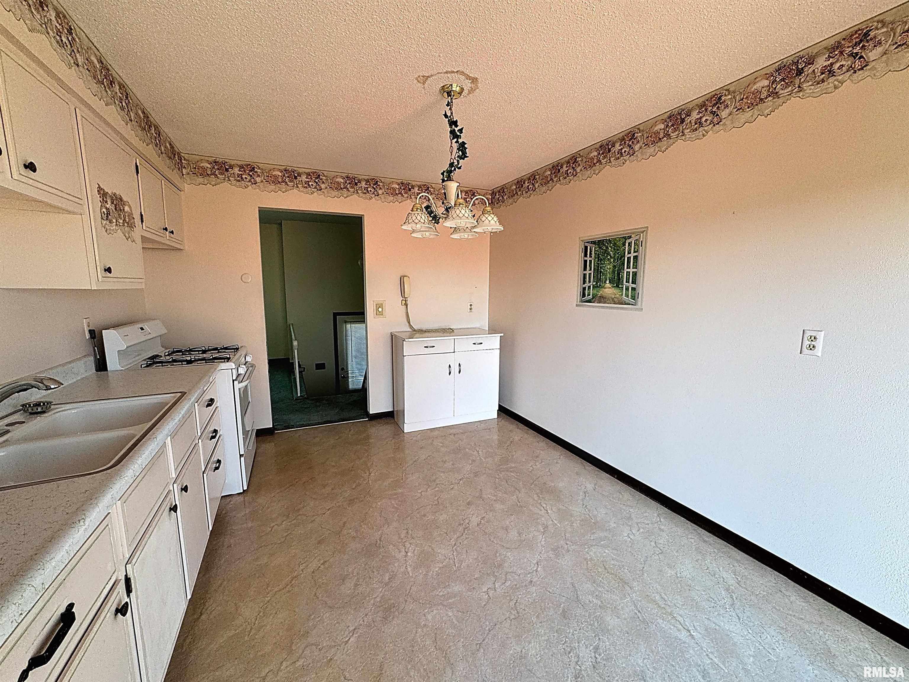 3106 Covington Drive, Davenport, Iowa image 10
