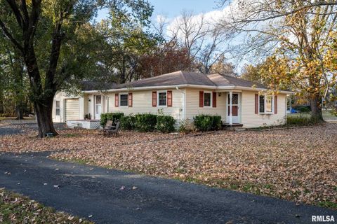 Homes For Sale - 395 N Hankins Road<br/> Saline County, Harrisburg, IL 62946