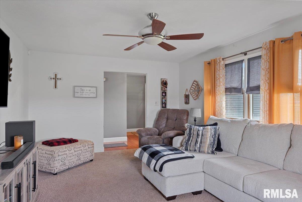 1444 Sportsman Drive, Taylorville, Illinois image 3