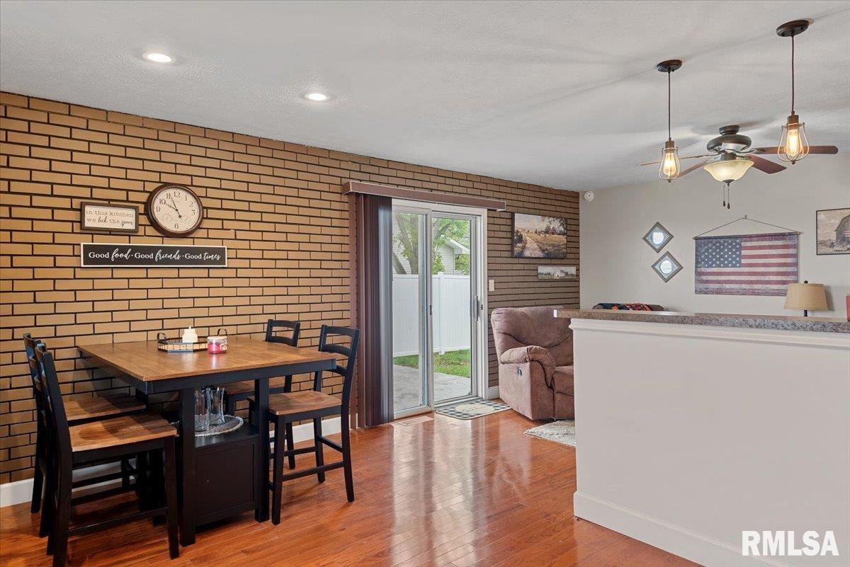 1444 Sportsman Drive, Taylorville, Illinois image 9