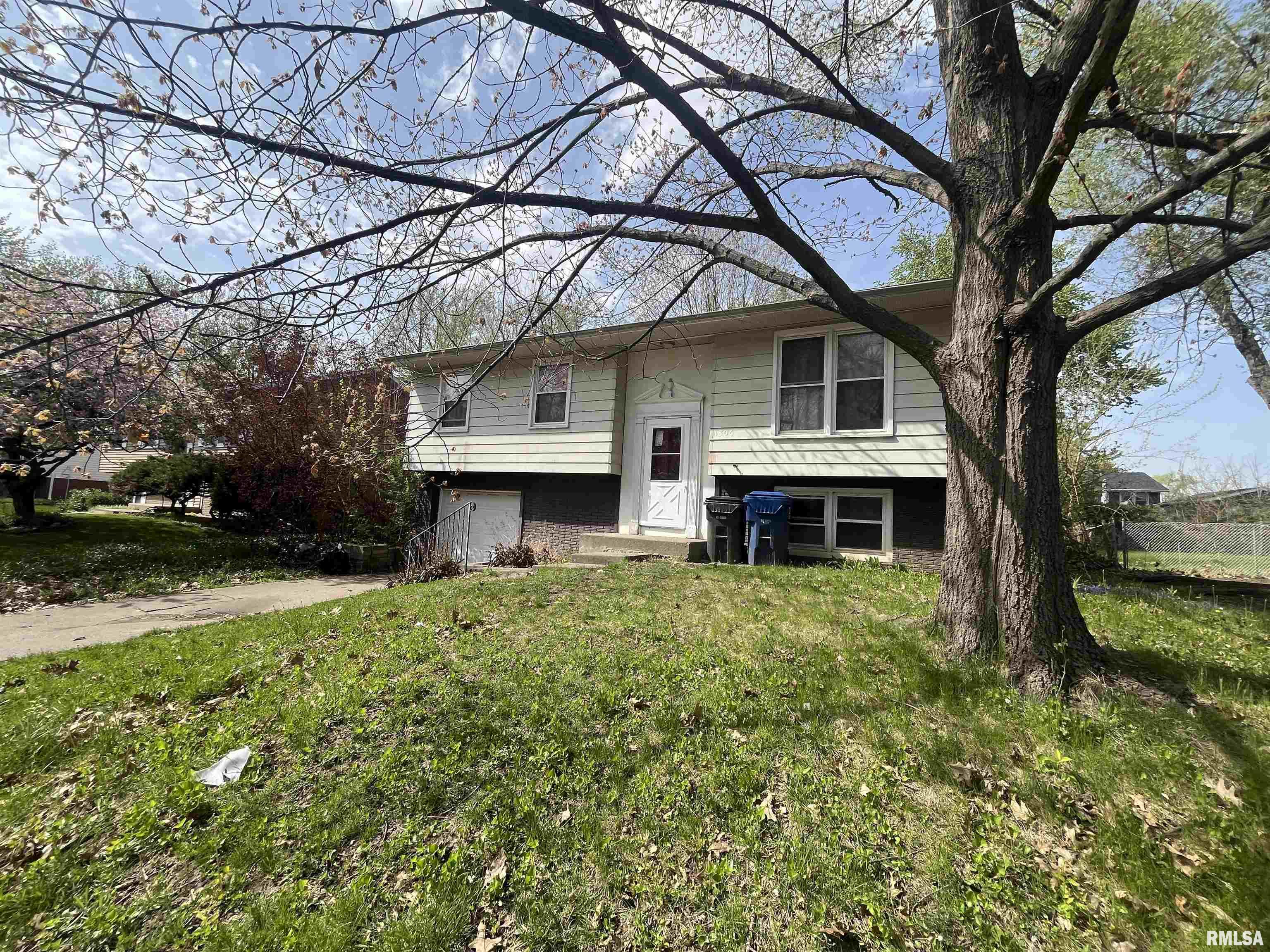 1806 Valley Drive, Davenport, Iowa image 2
