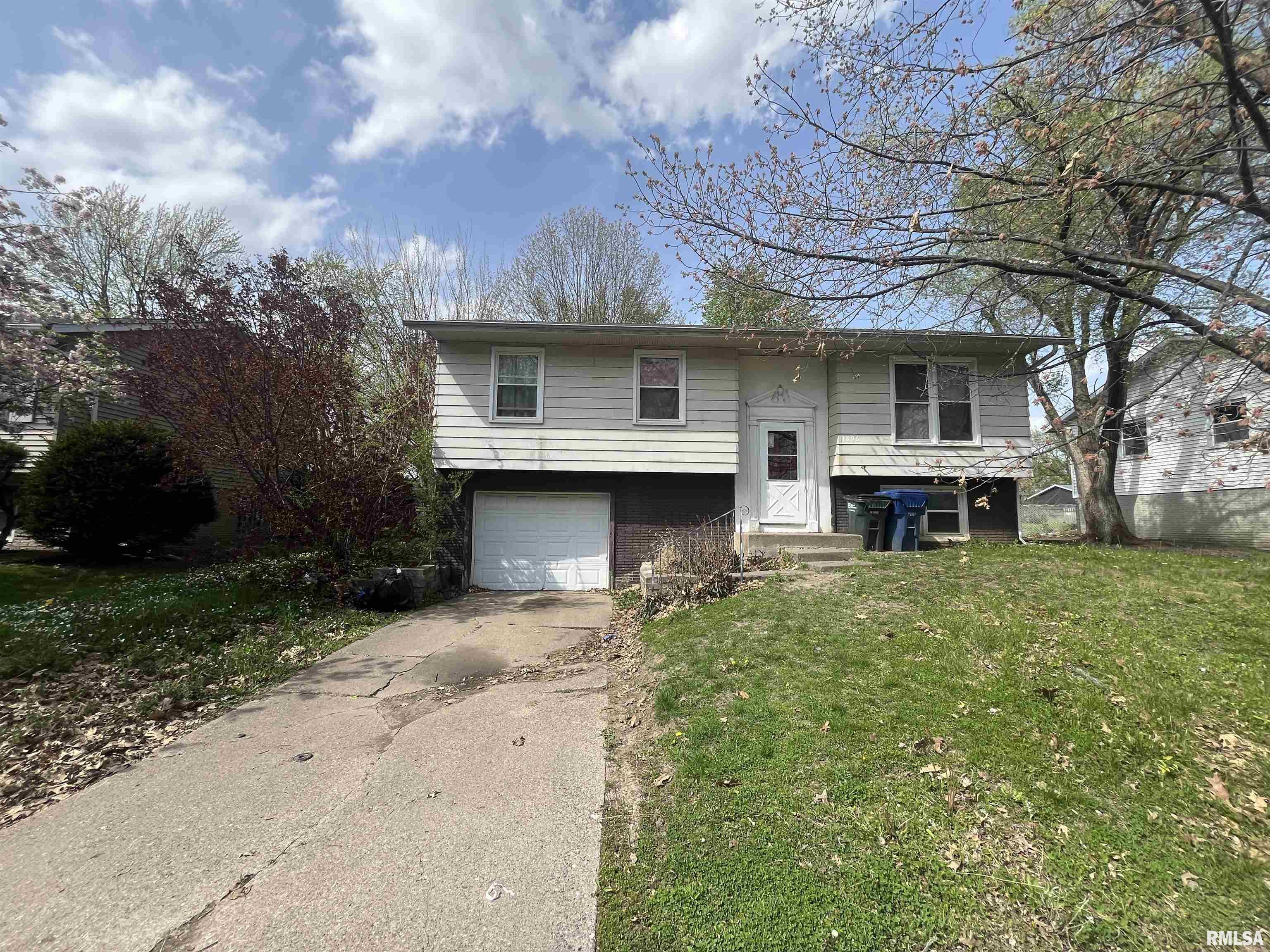 1806 Valley Drive, Davenport, Iowa image 1
