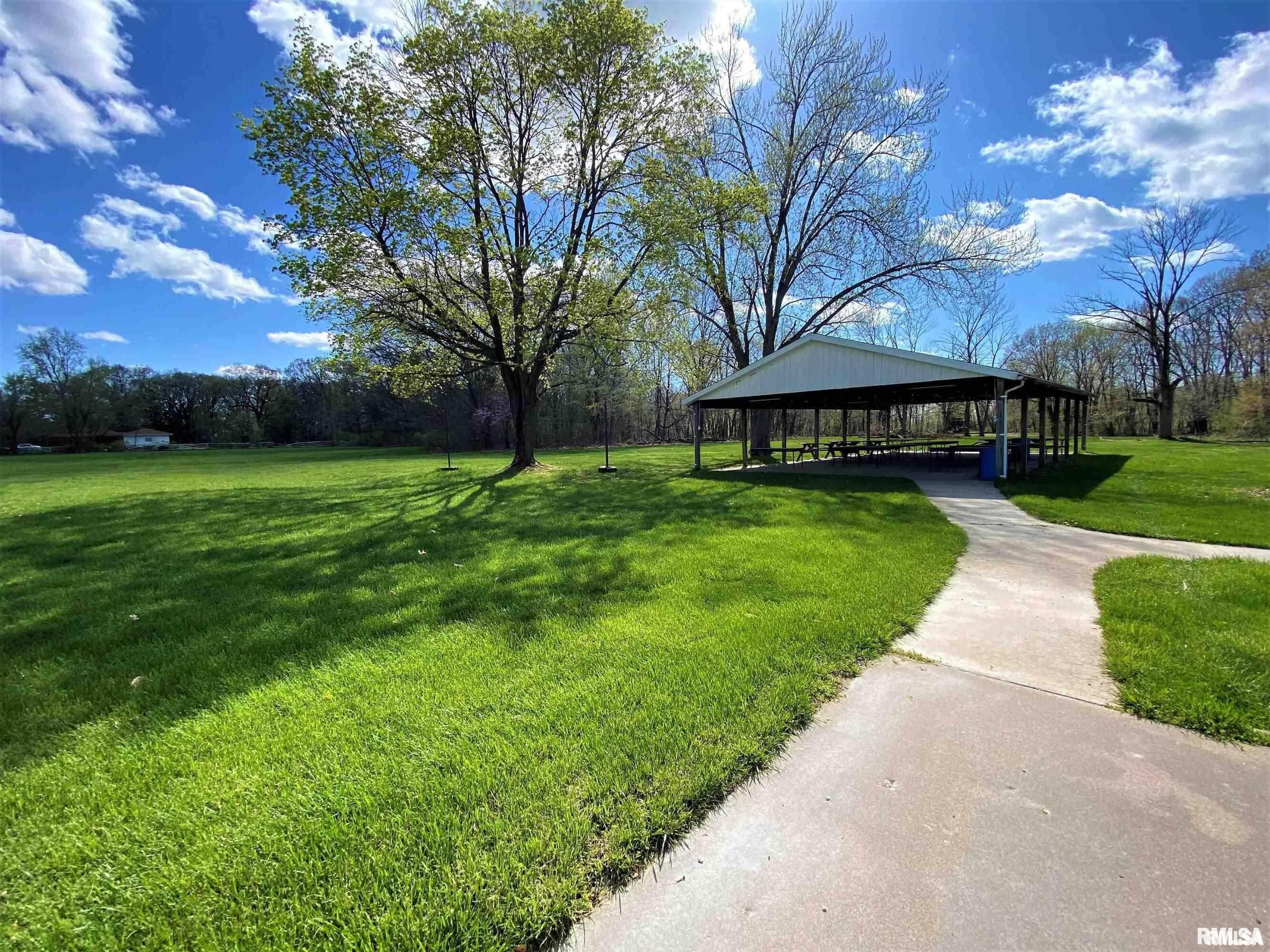 1839 1/2 Highview Road, East Peoria, Illinois image 2