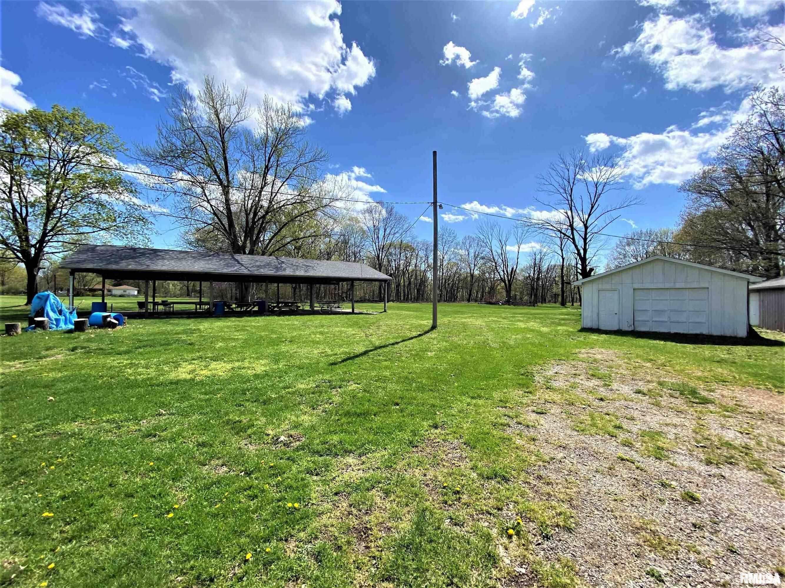 1839 1/2 Highview Road, East Peoria, Illinois image 5