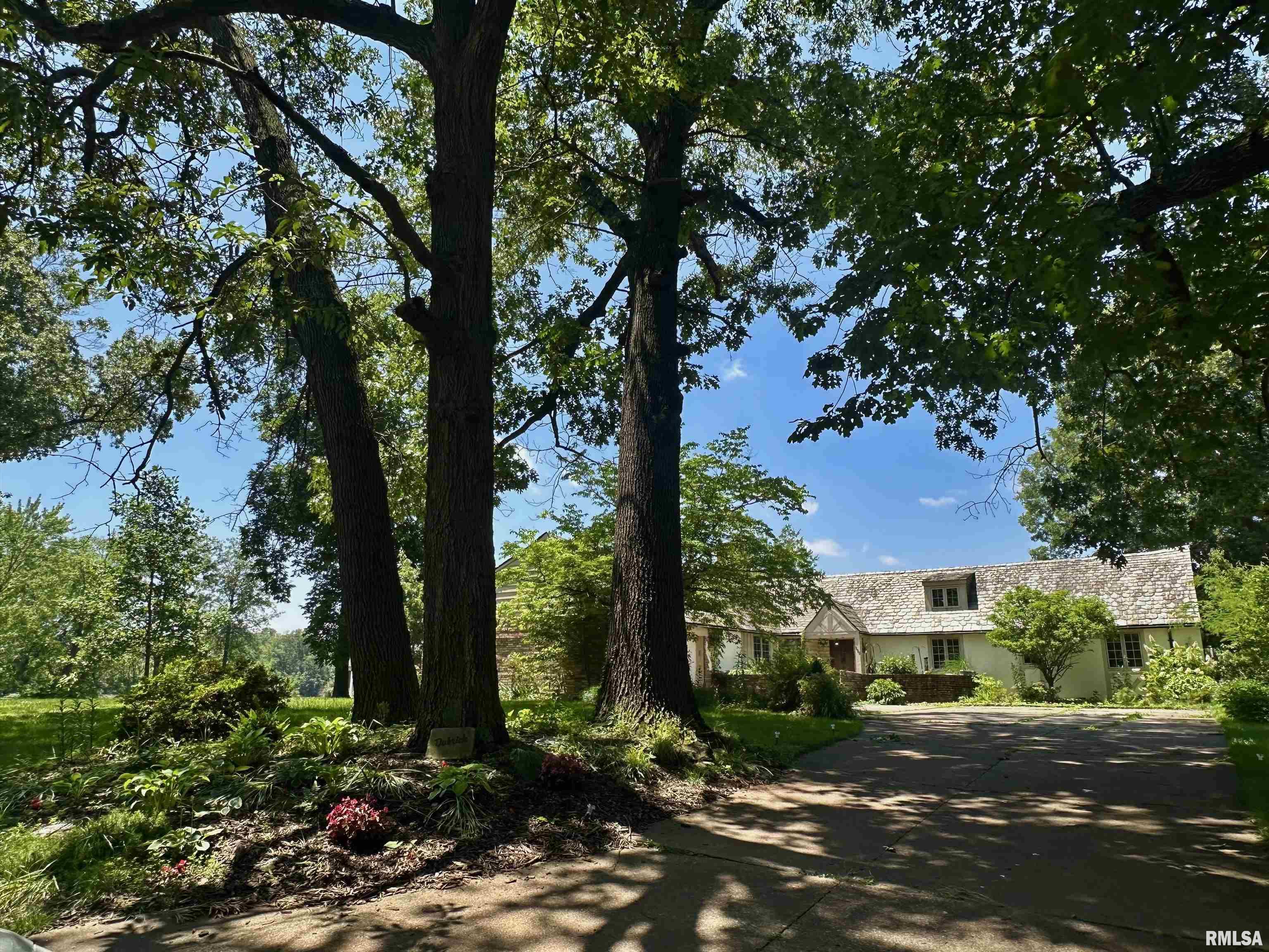 355 N Lakeview Drive, Salem, Illinois image 27