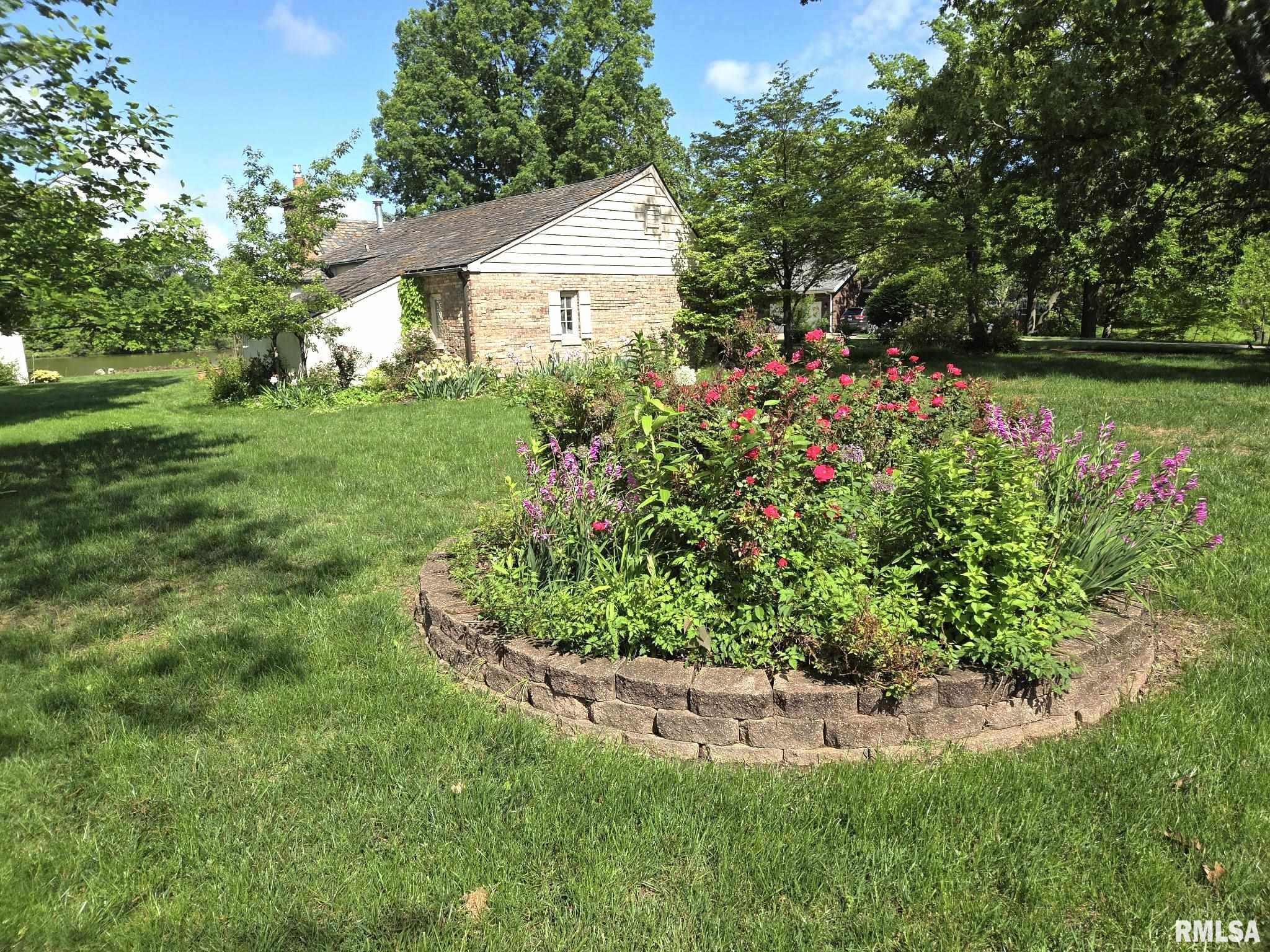 355 N Lakeview Drive, Salem, Illinois image 24