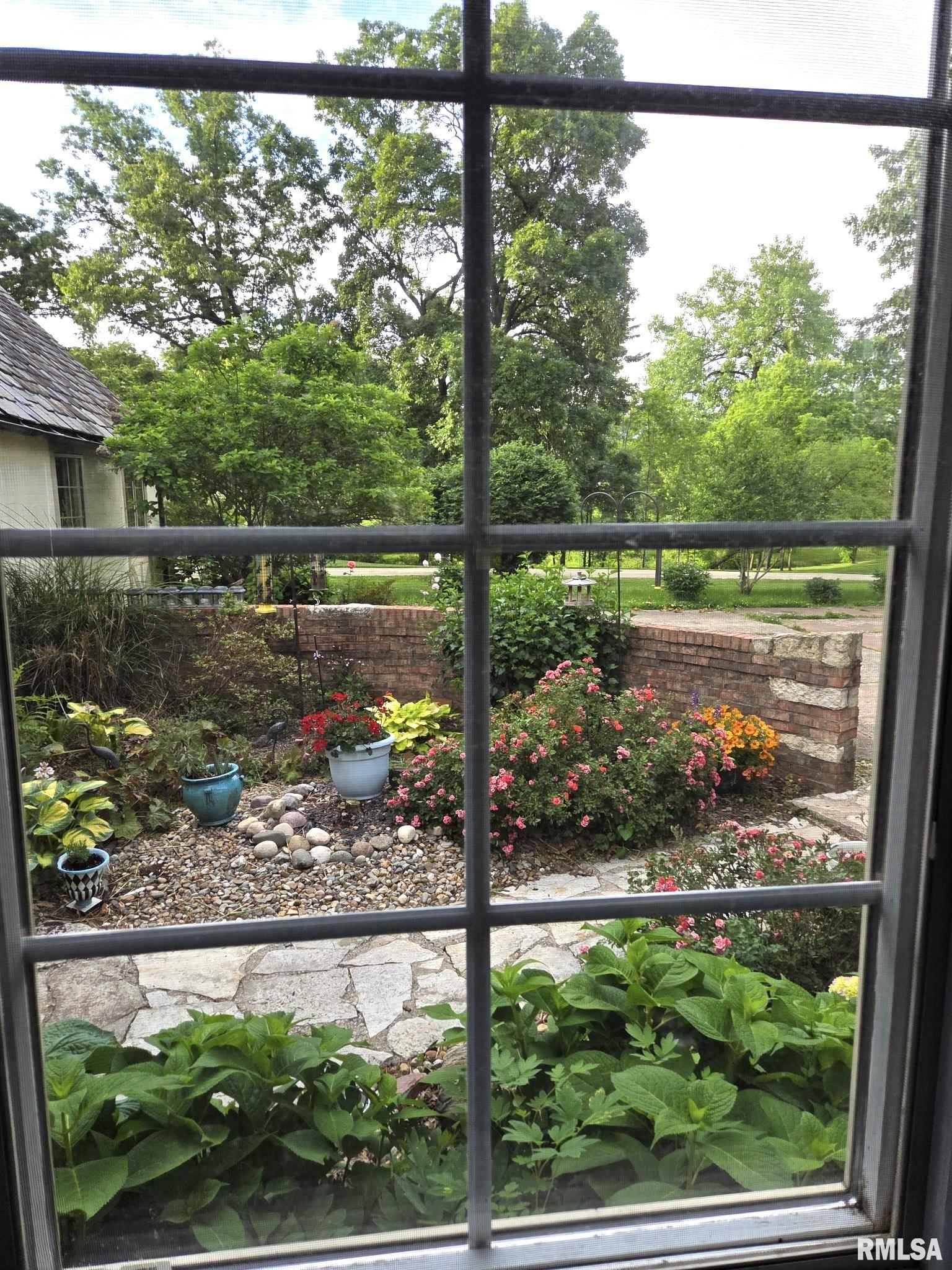 355 N Lakeview Drive, Salem, Illinois image 22