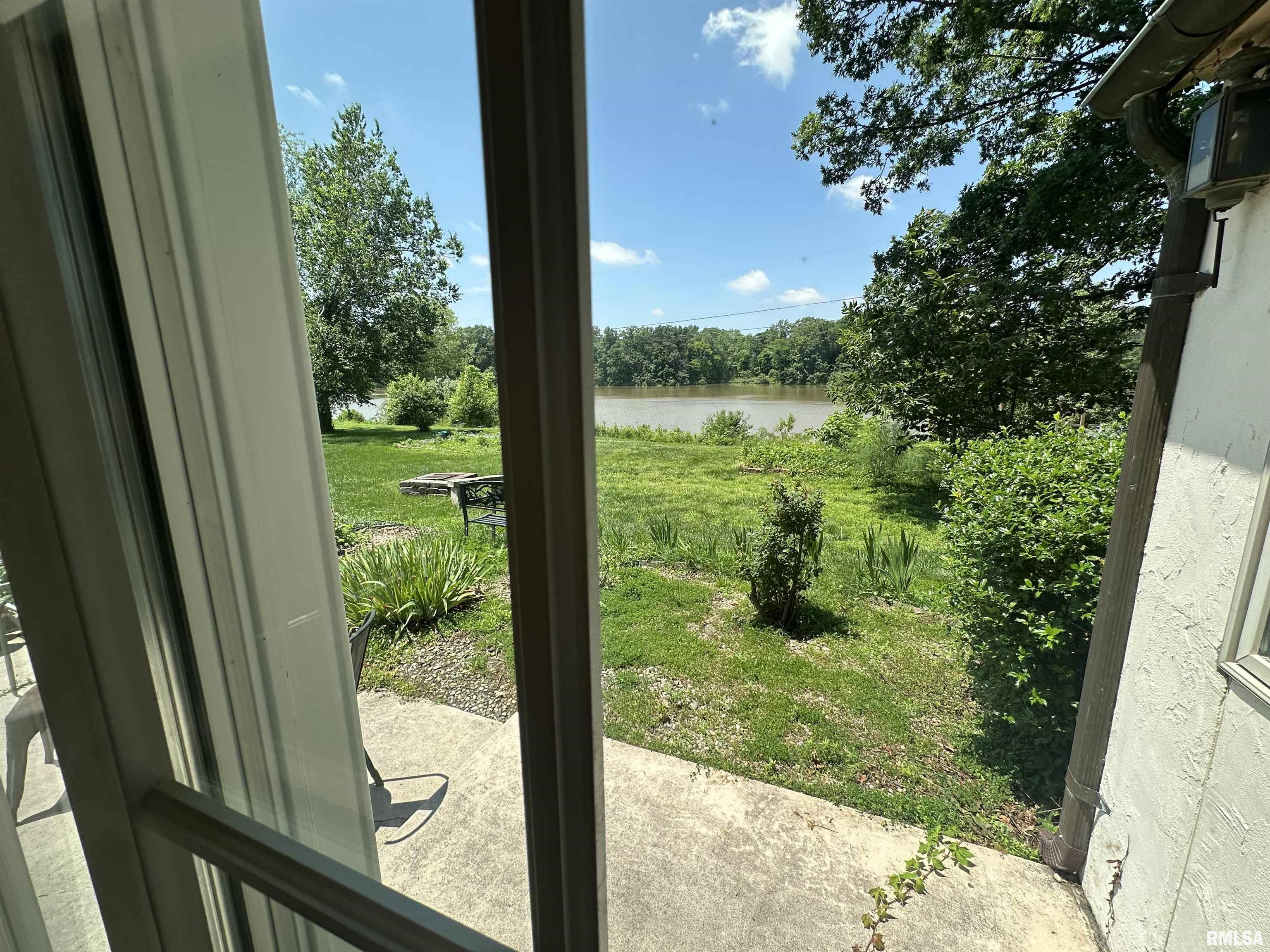 355 N Lakeview Drive, Salem, Illinois image 23